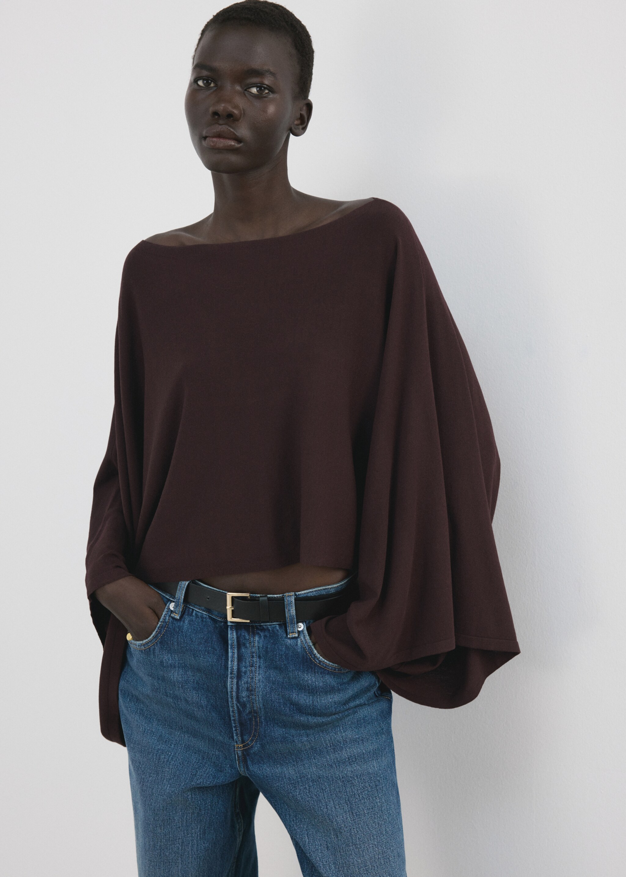 Asymmetrical knitted cape - Medium plane, Wine. Ref: 27075826-00.