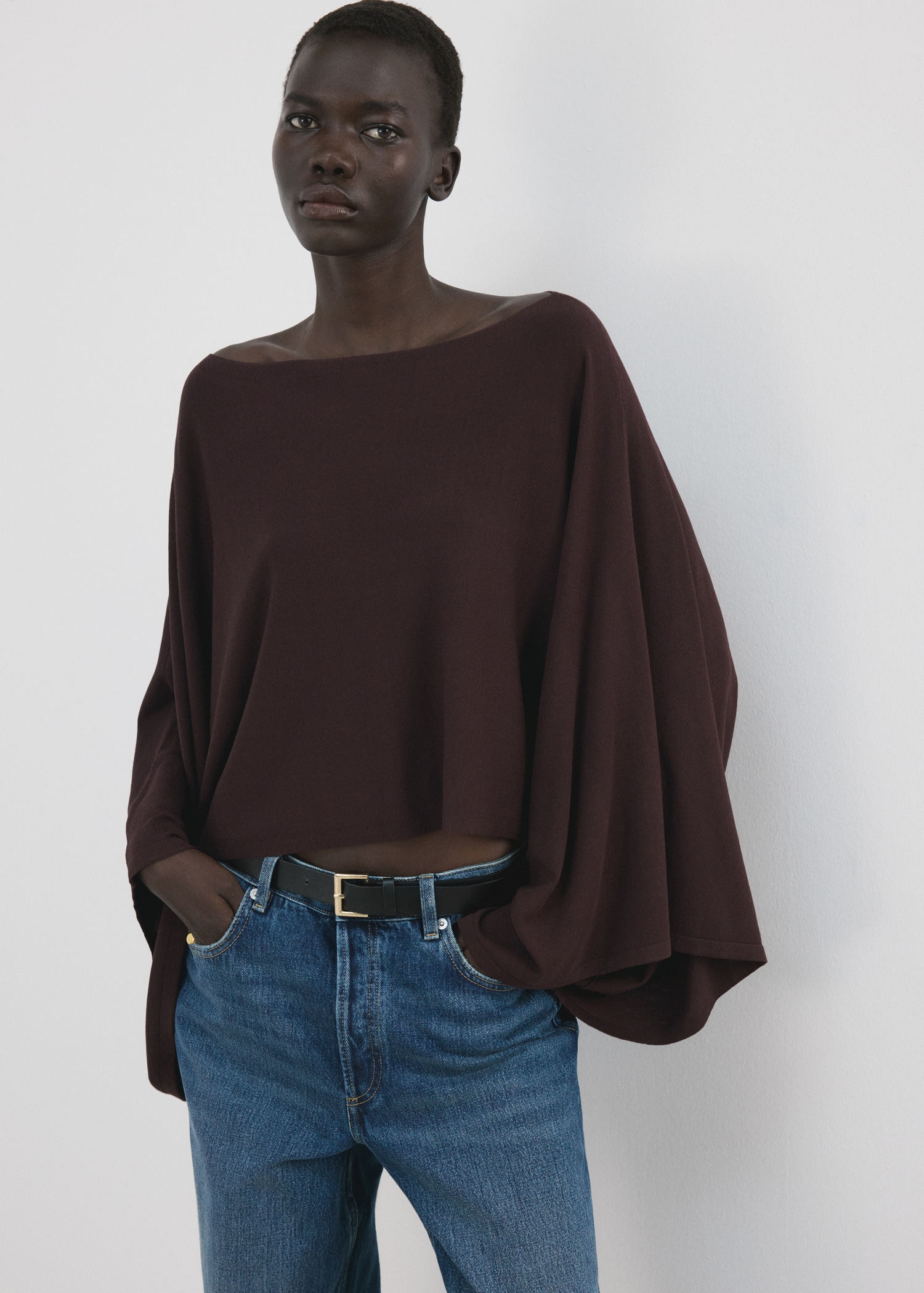 Asymmetrical knitted cape - Medium plane