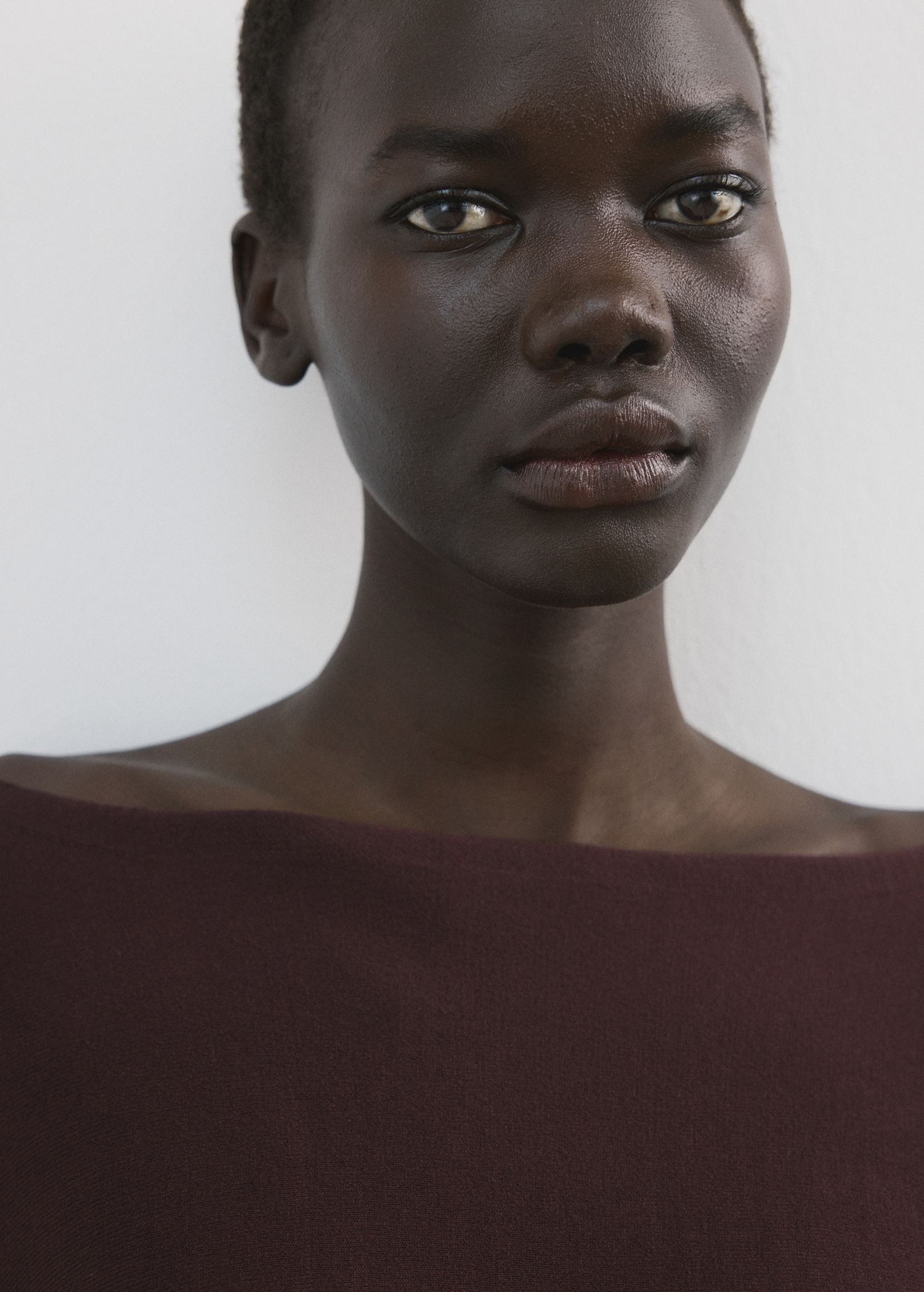 Asymmetrical knitted cape - Details of the article 1