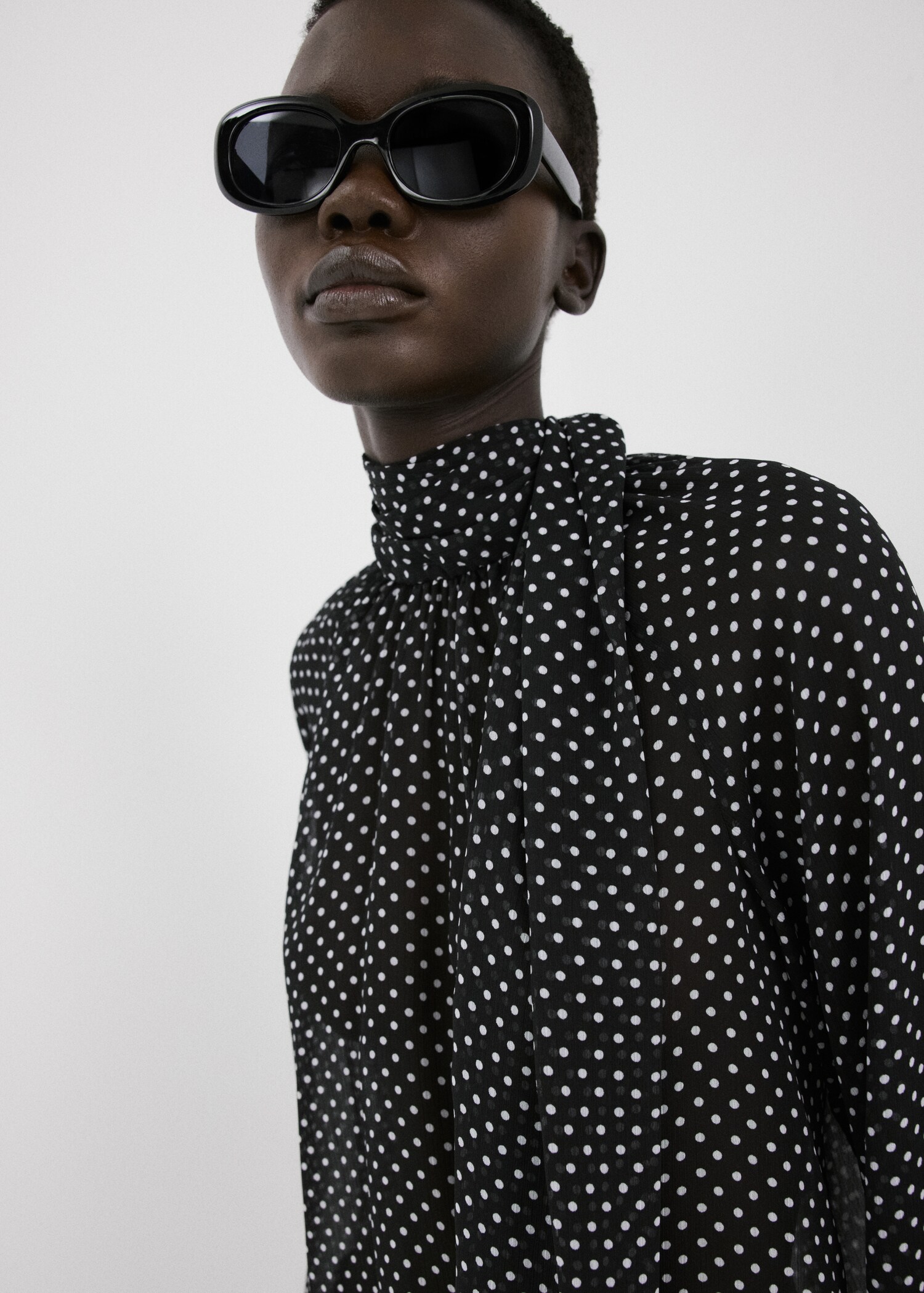 Polka dot high-neck blouse - Details of the article 1