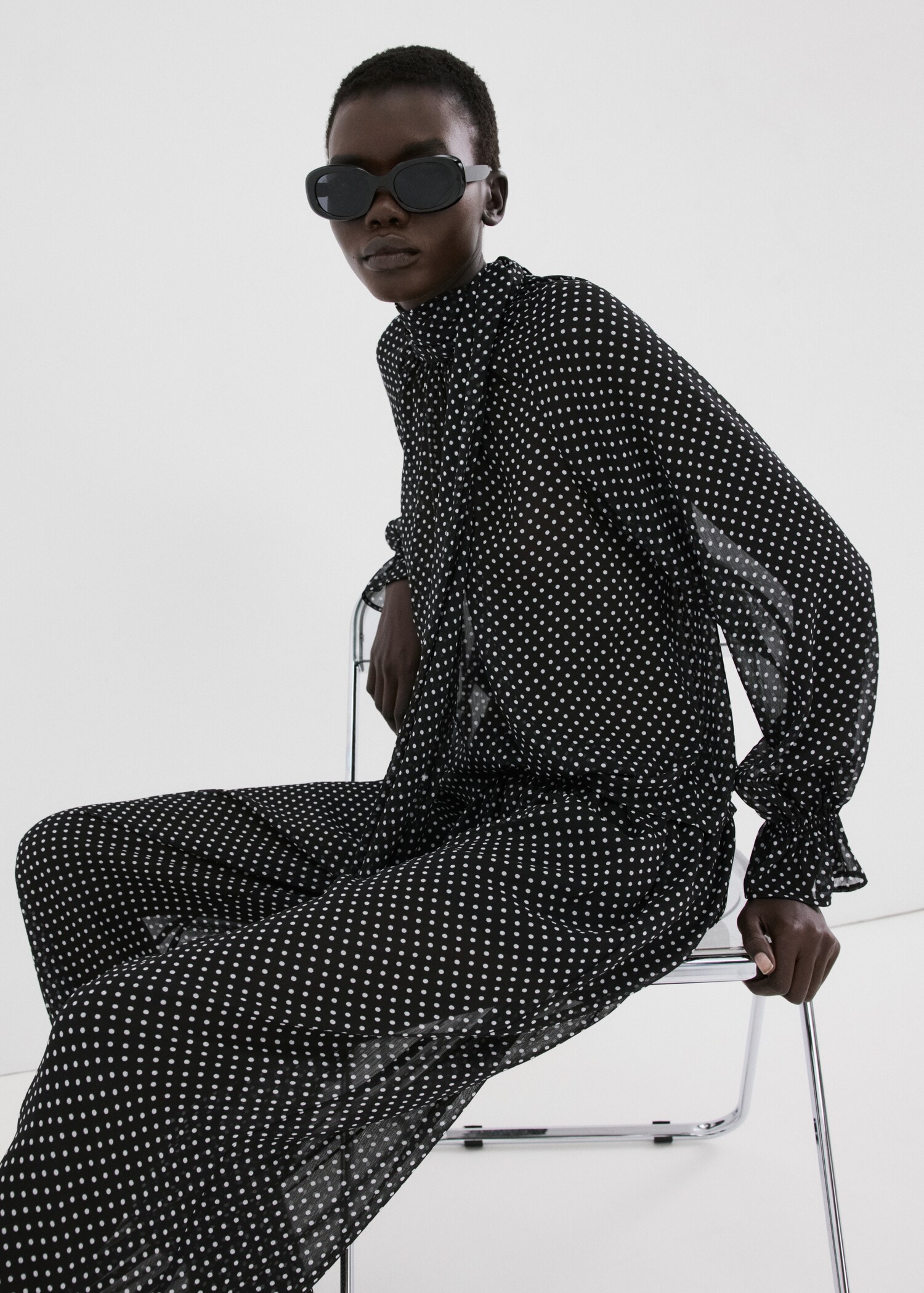 Polka dot high-neck blouse - Details of the article 2