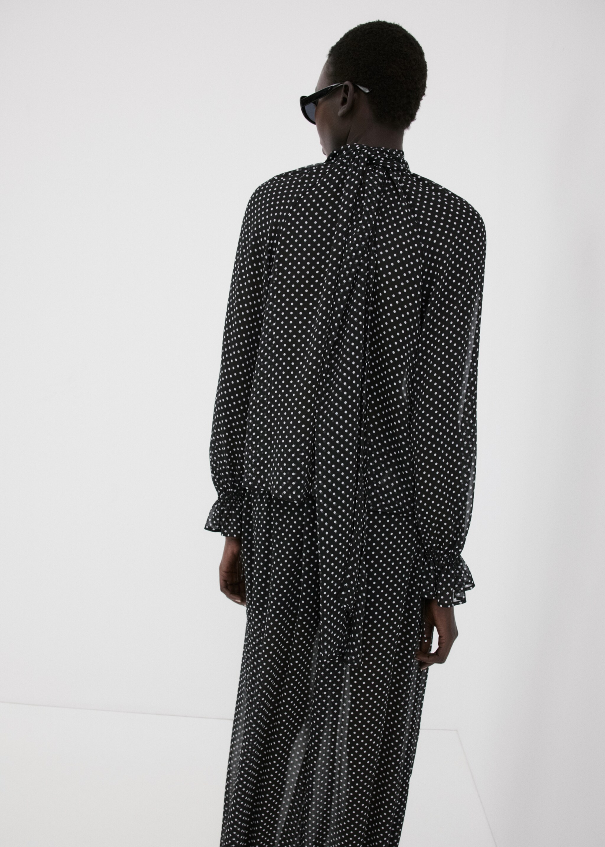 Polka dot high-neck blouse - Reverse of the article, Black. Ref: 27075827-00.