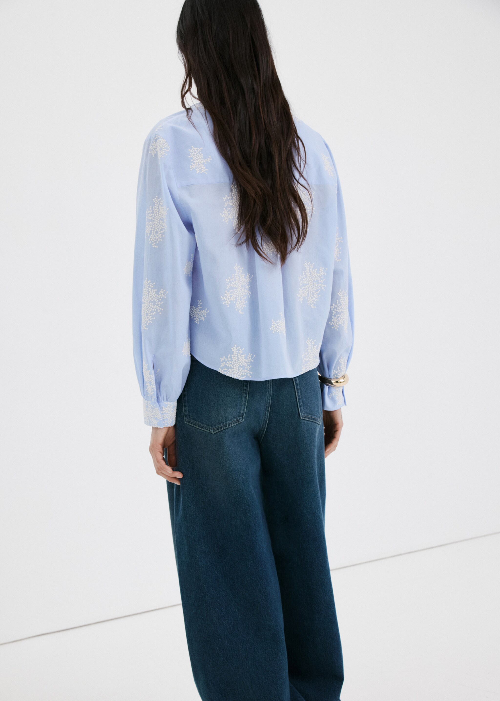 Chemise à broderie florale - Verso de l’article, Bleu ciel. Ref: 27075831-00.