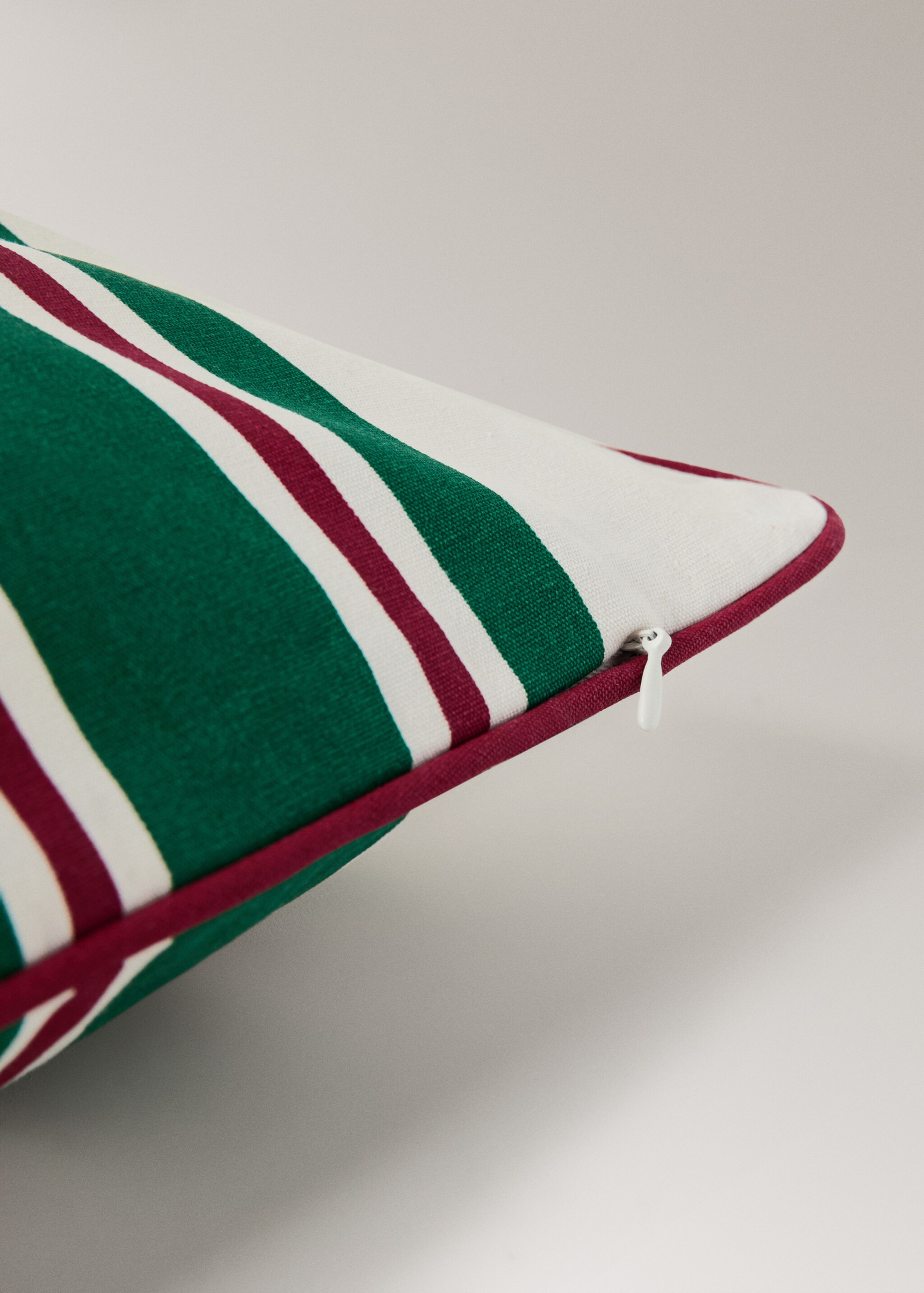 Striped 100% cotton cushion cover - Details of the article 2, Green. Ref: 27075832-00.
