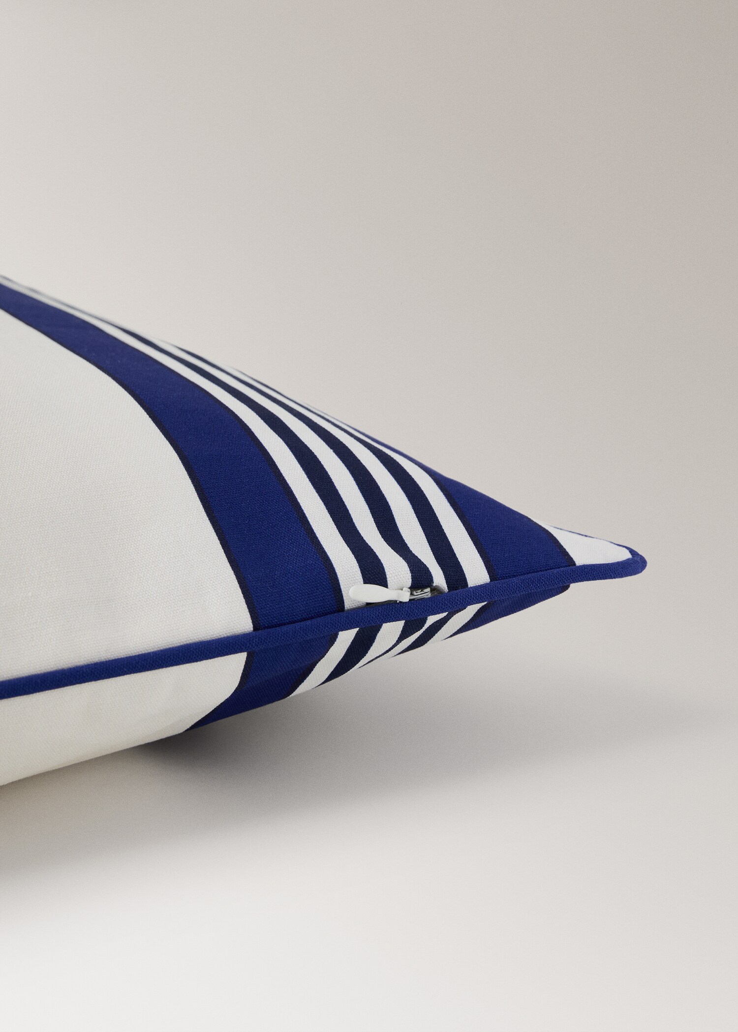 Striped 100% cotton cushion cover - Details of the article 2