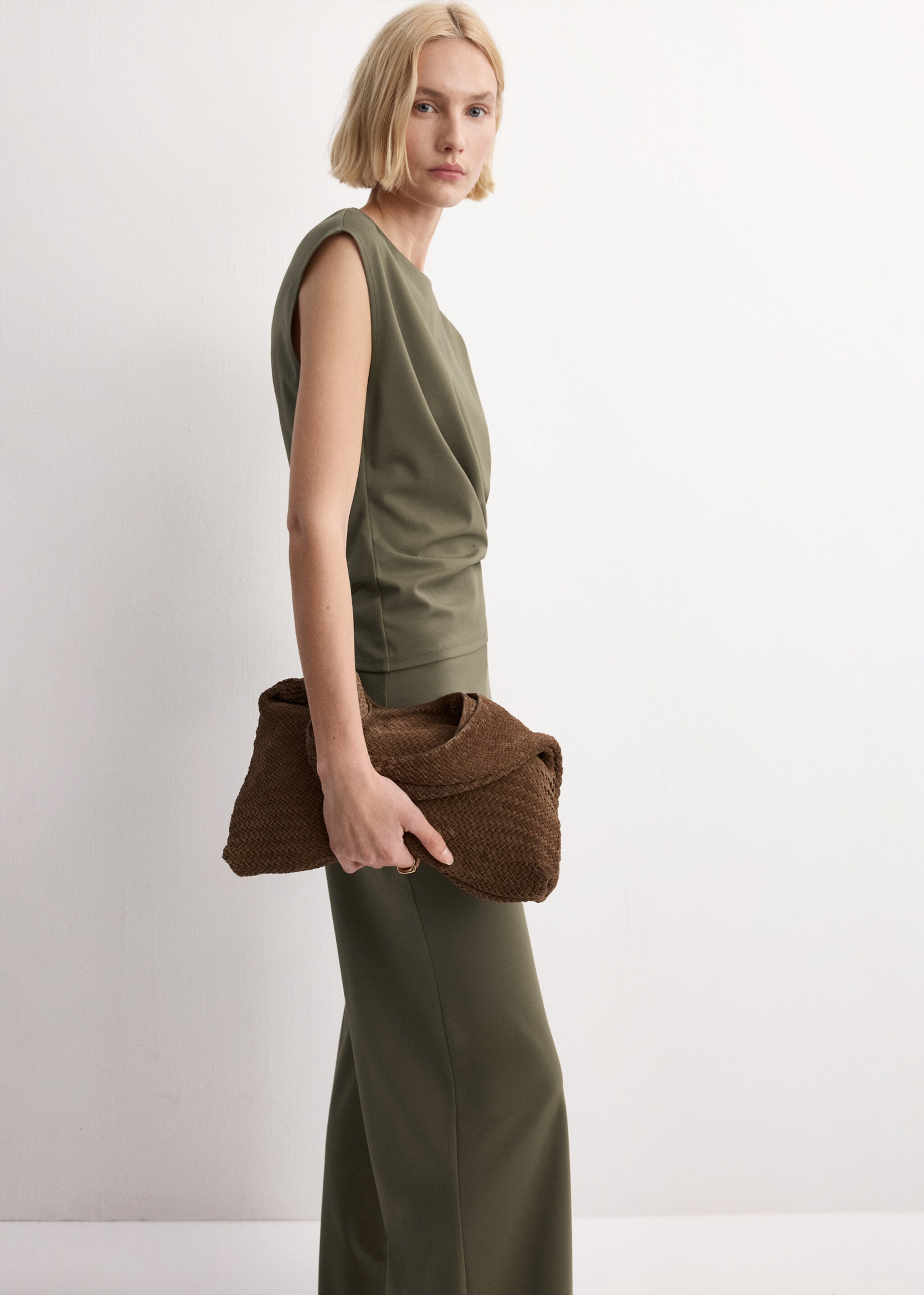 Pantalons rectes cintura elàstica - Detall de l'article 1, Caqui. Ref: 27075835-00.