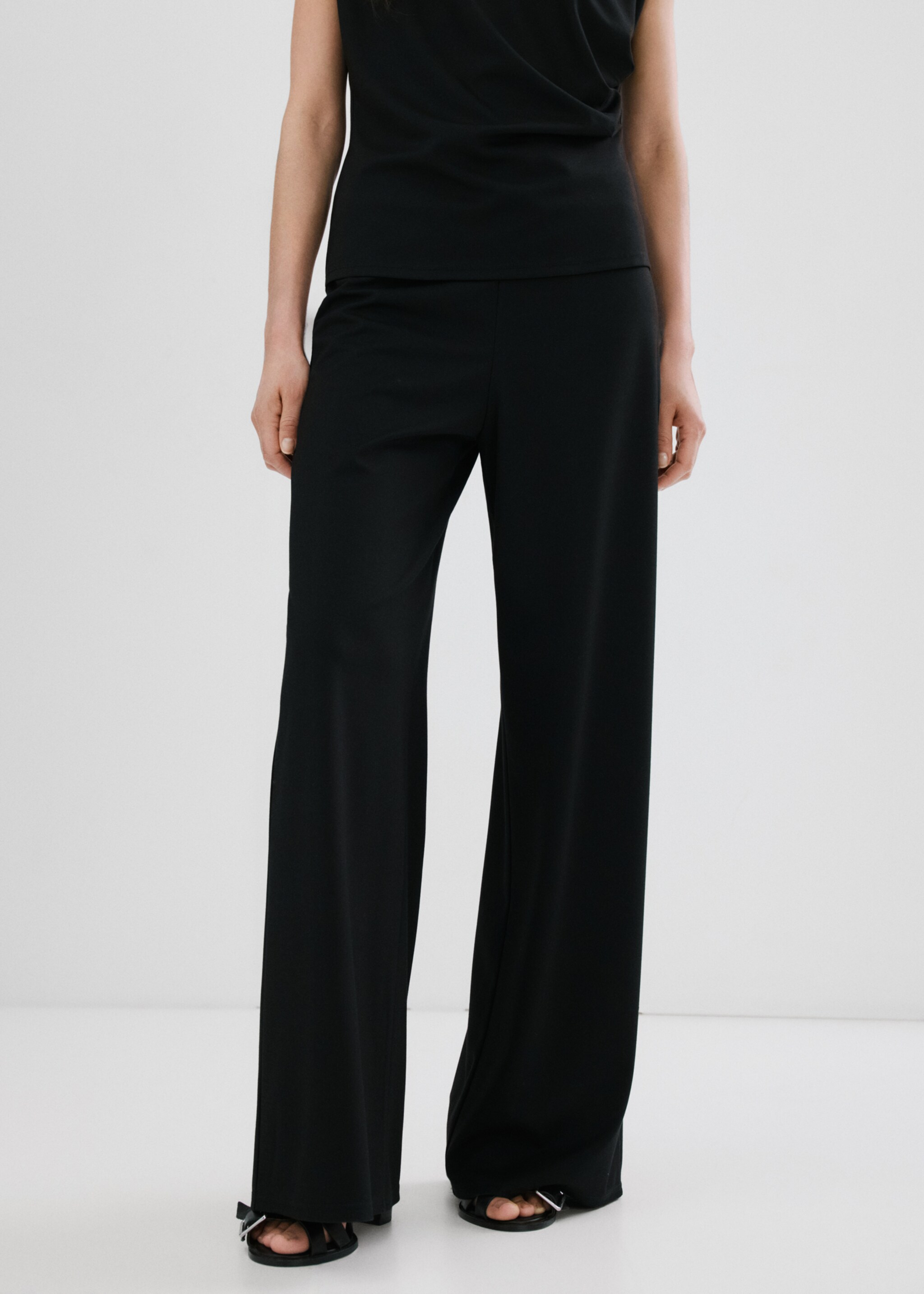 Straight-fit trousers with elastic waist - Medium plane, Black. Ref: 27075835-00.