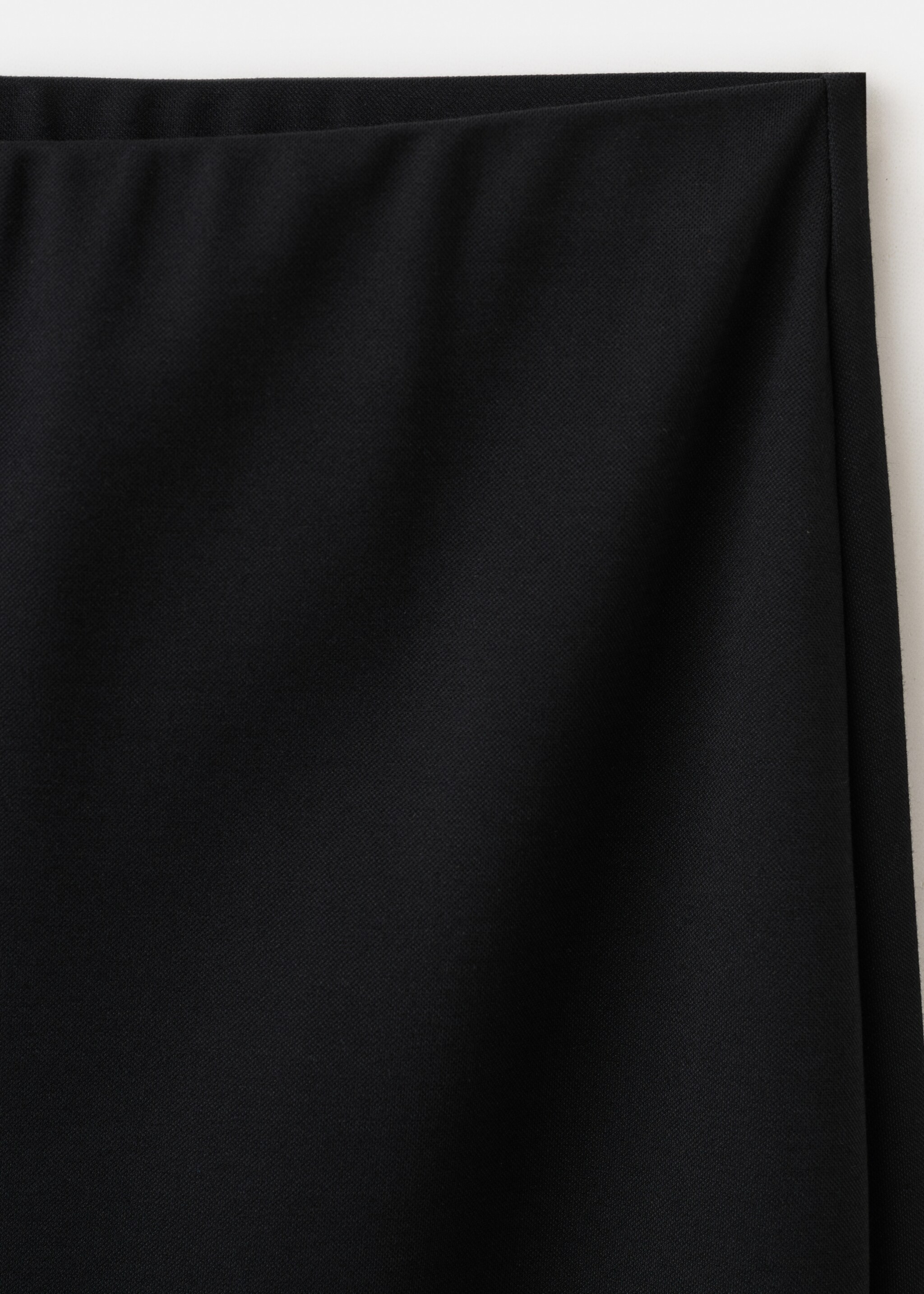 Straight-fit trousers with elastic waist - Details of the article 8, Black. Ref: 27075835-00.