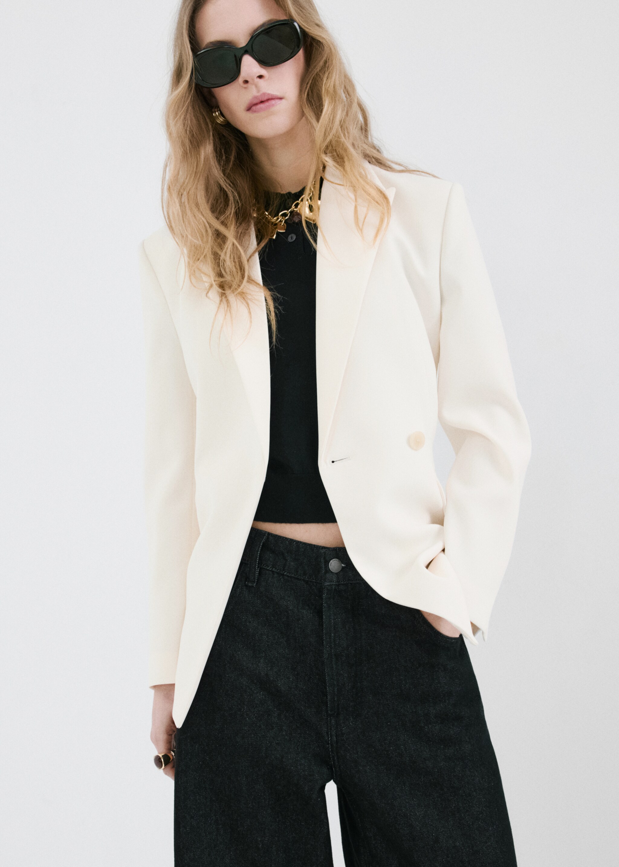 High-rise balloon jeans - Details of the article 1, Black. Ref: 27075838-00.