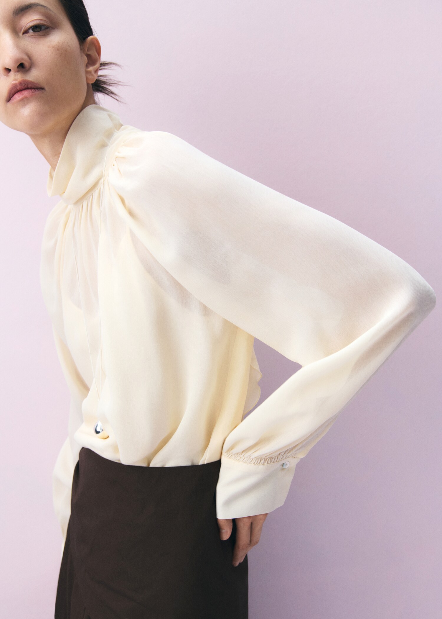 Blouse col montant volant - Détail de l'article 1