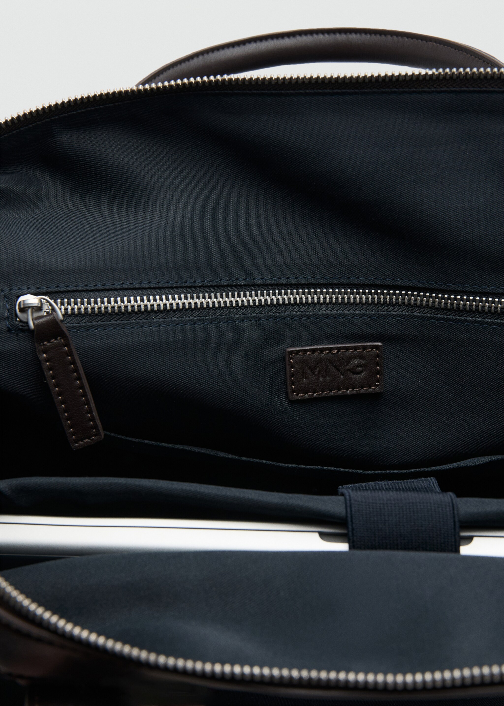 Sac cabas de voyage détails cuir - Détail de l'article 4, Bleu marine. Ref: 27075942-00.