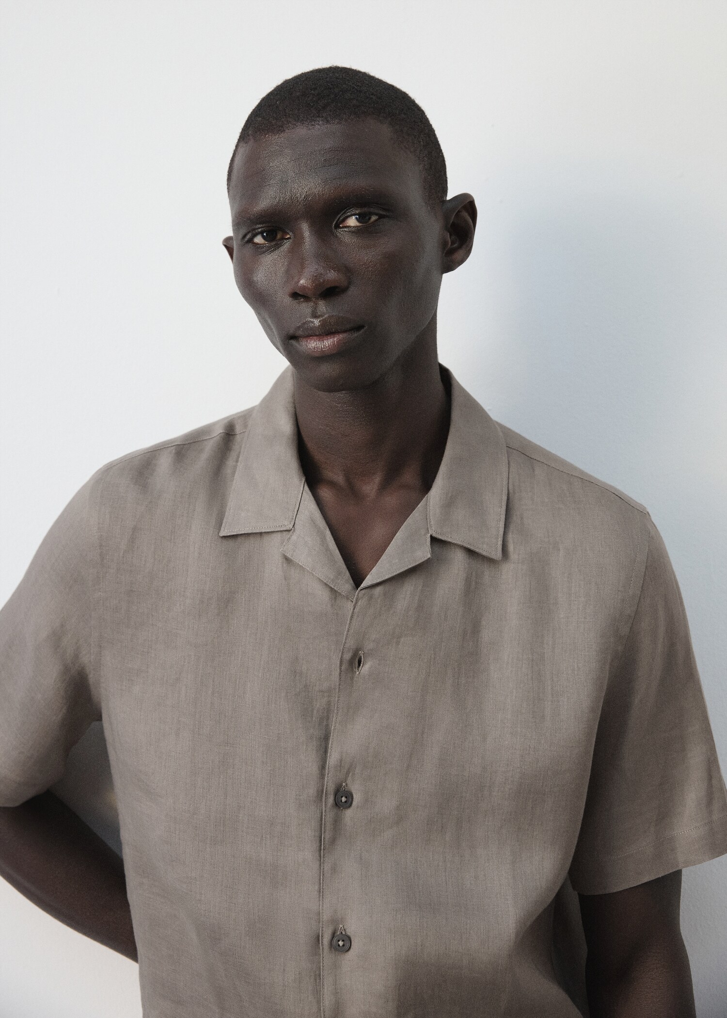 قميص بياقة بولينج بنسبة 100% من الكتان - تفاصيل المنتج 1