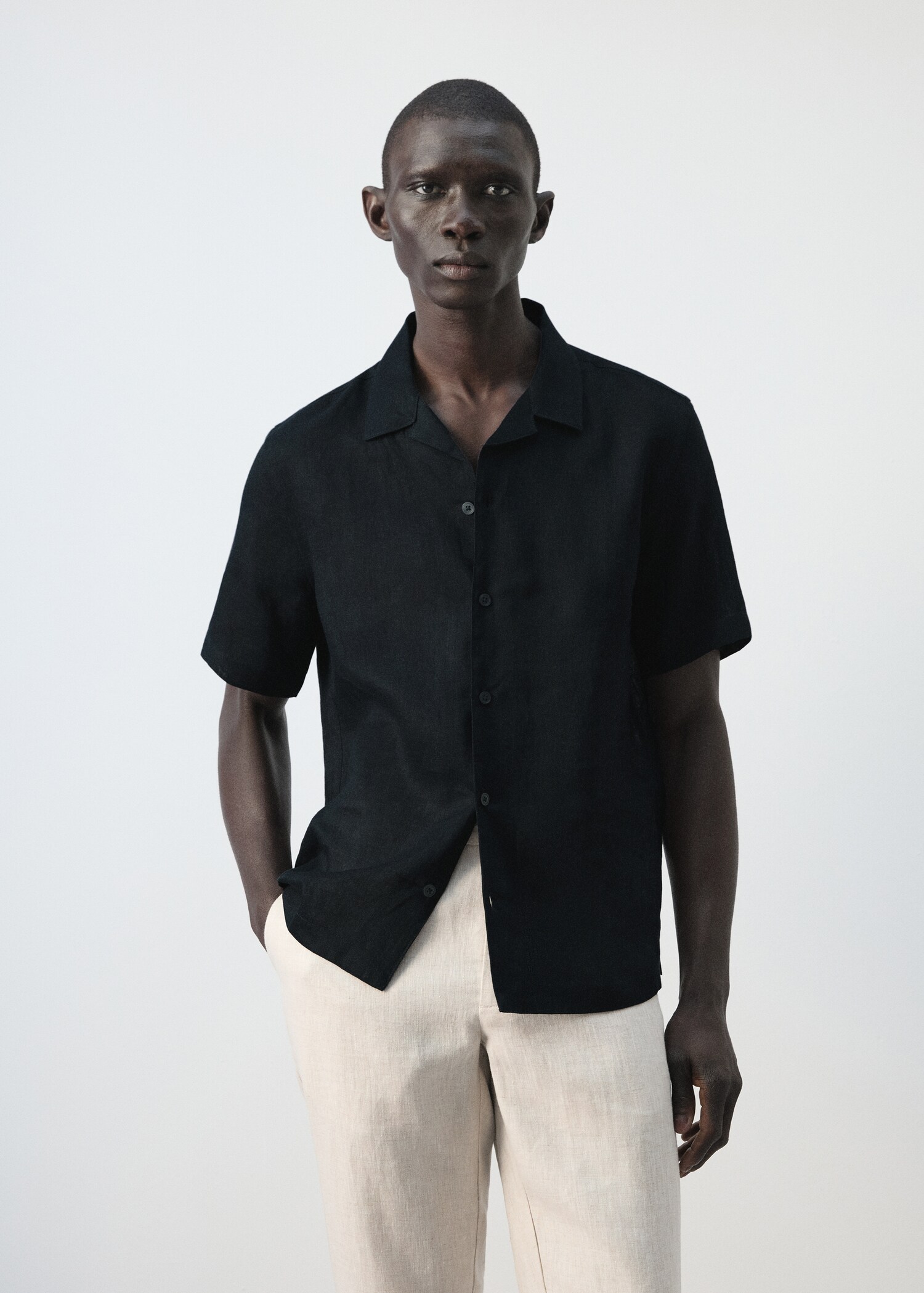 قميص بياقة بولينج بنسبة 100% من الكتان - رؤية وسط