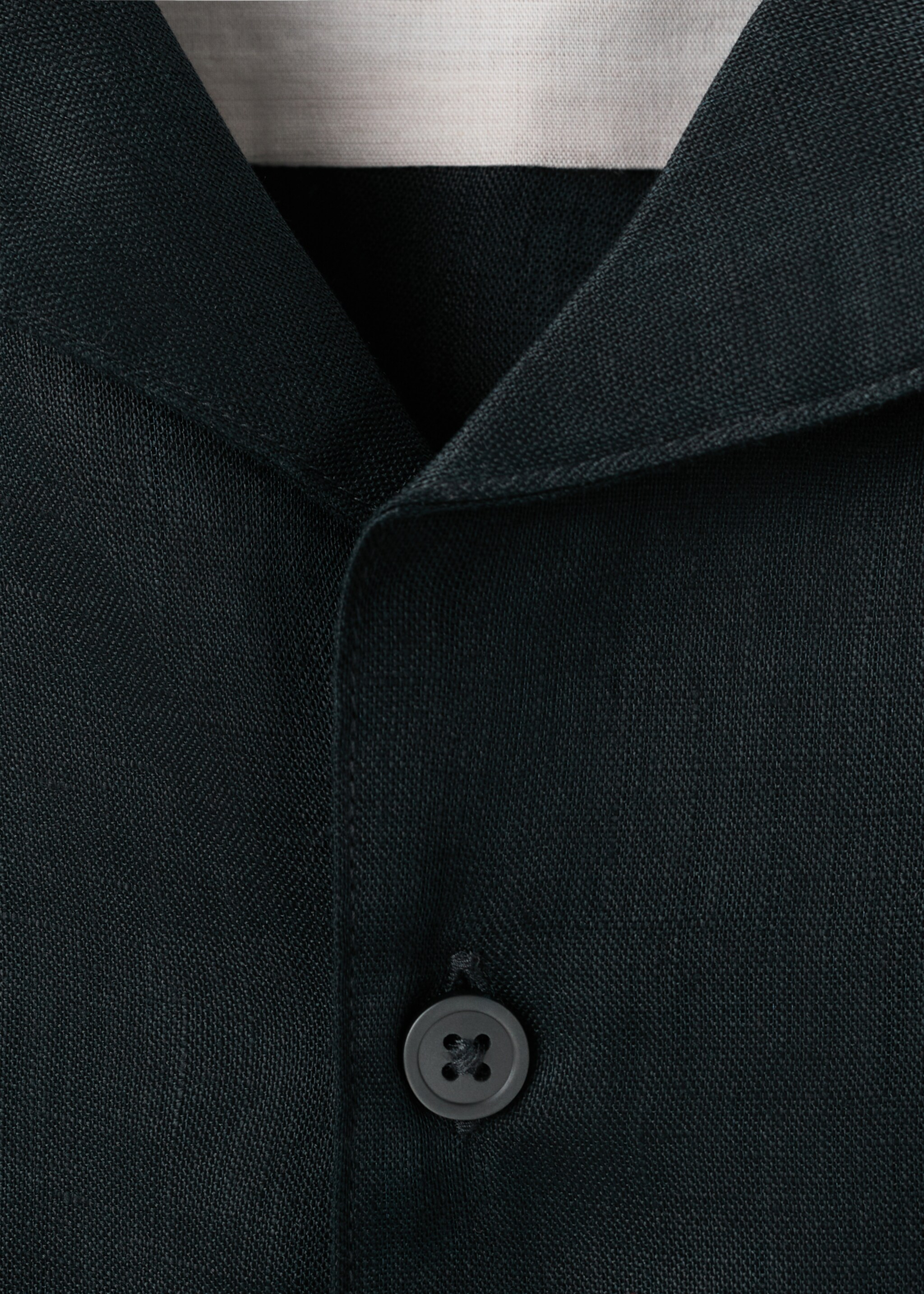 100% linen bowling-collar shirt - Details of the article 8, Navy. Ref: 27075948-00.
