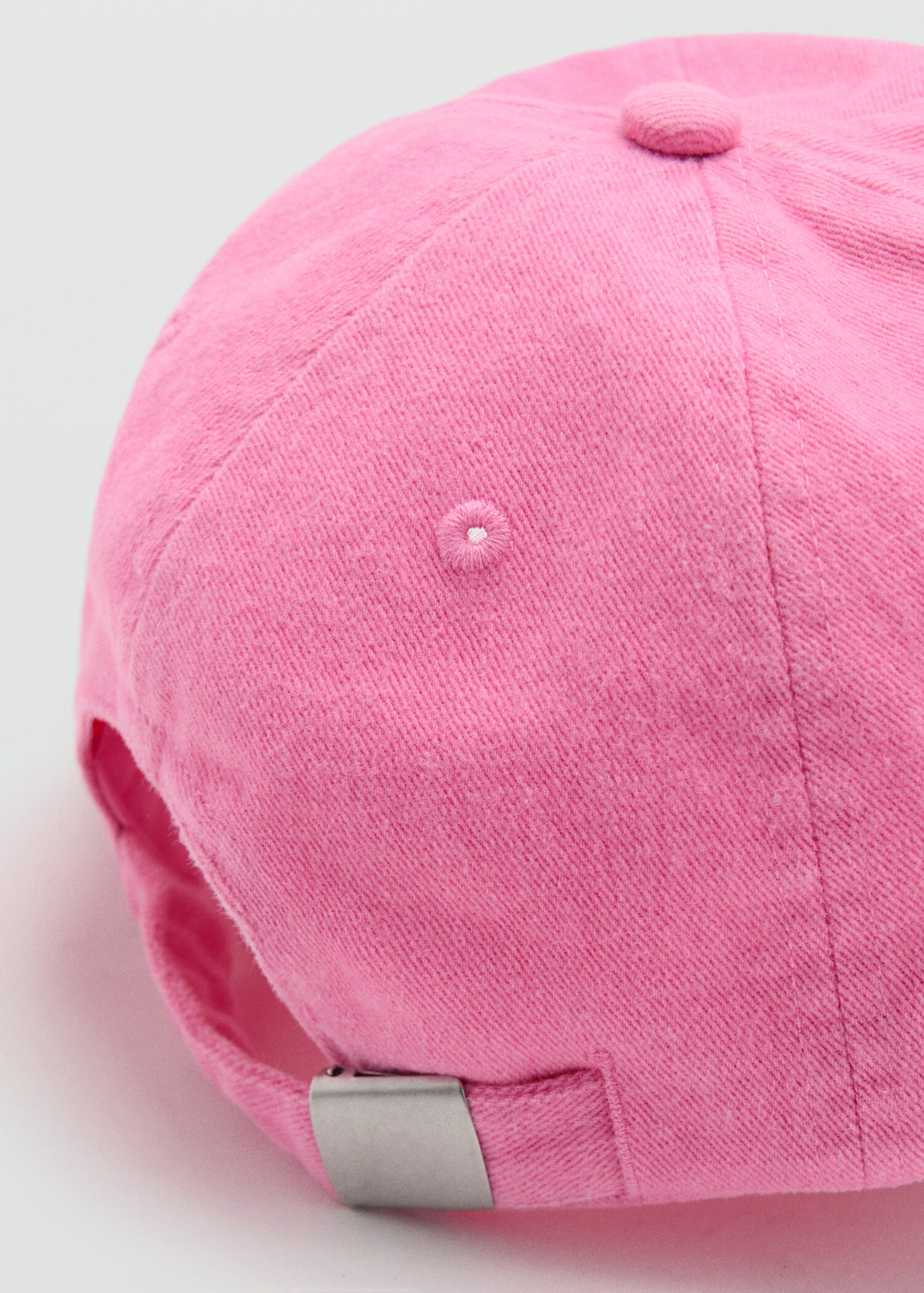 Cap with embroidered text - Details of the article 1