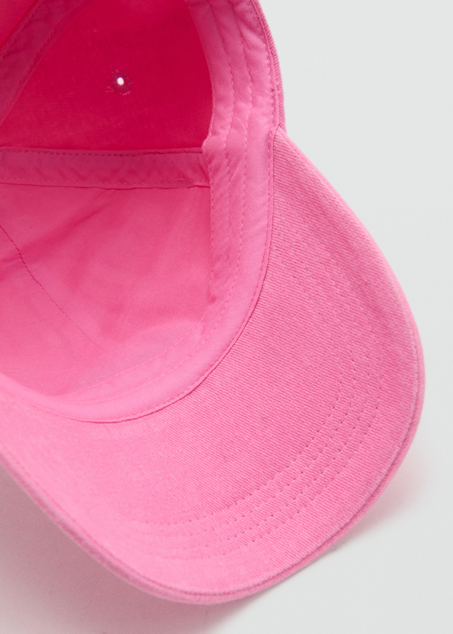 Cap with embroidered text - Details of the article 2