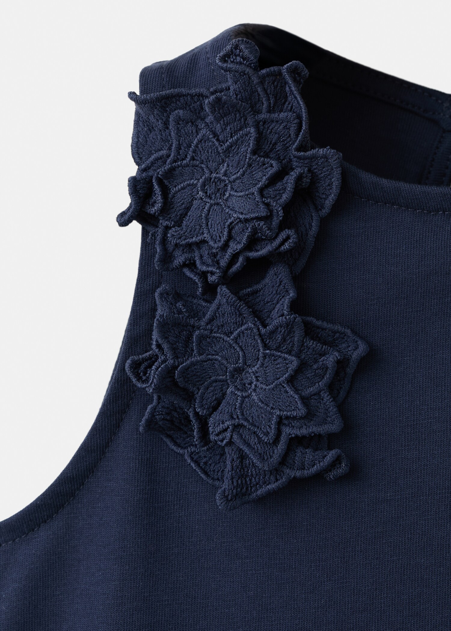 Floral relief top - Details of the article 8