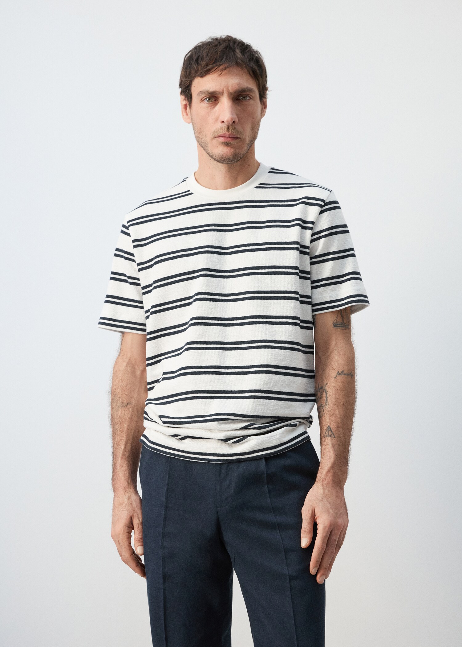 Camiseta regular fit rayas - Plano medio