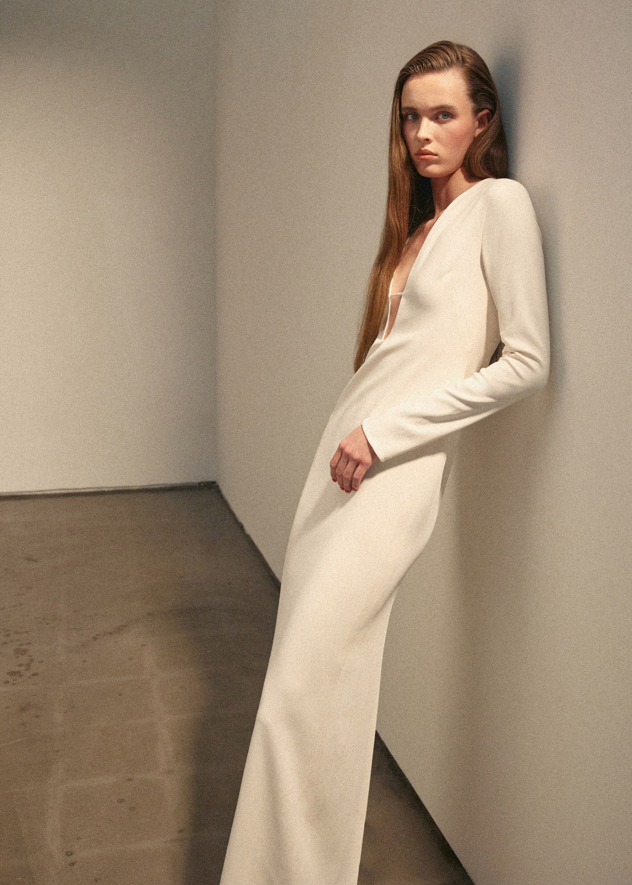 V-neckline long dress - Medium plane, Ecru. Ref: 27075992-00.