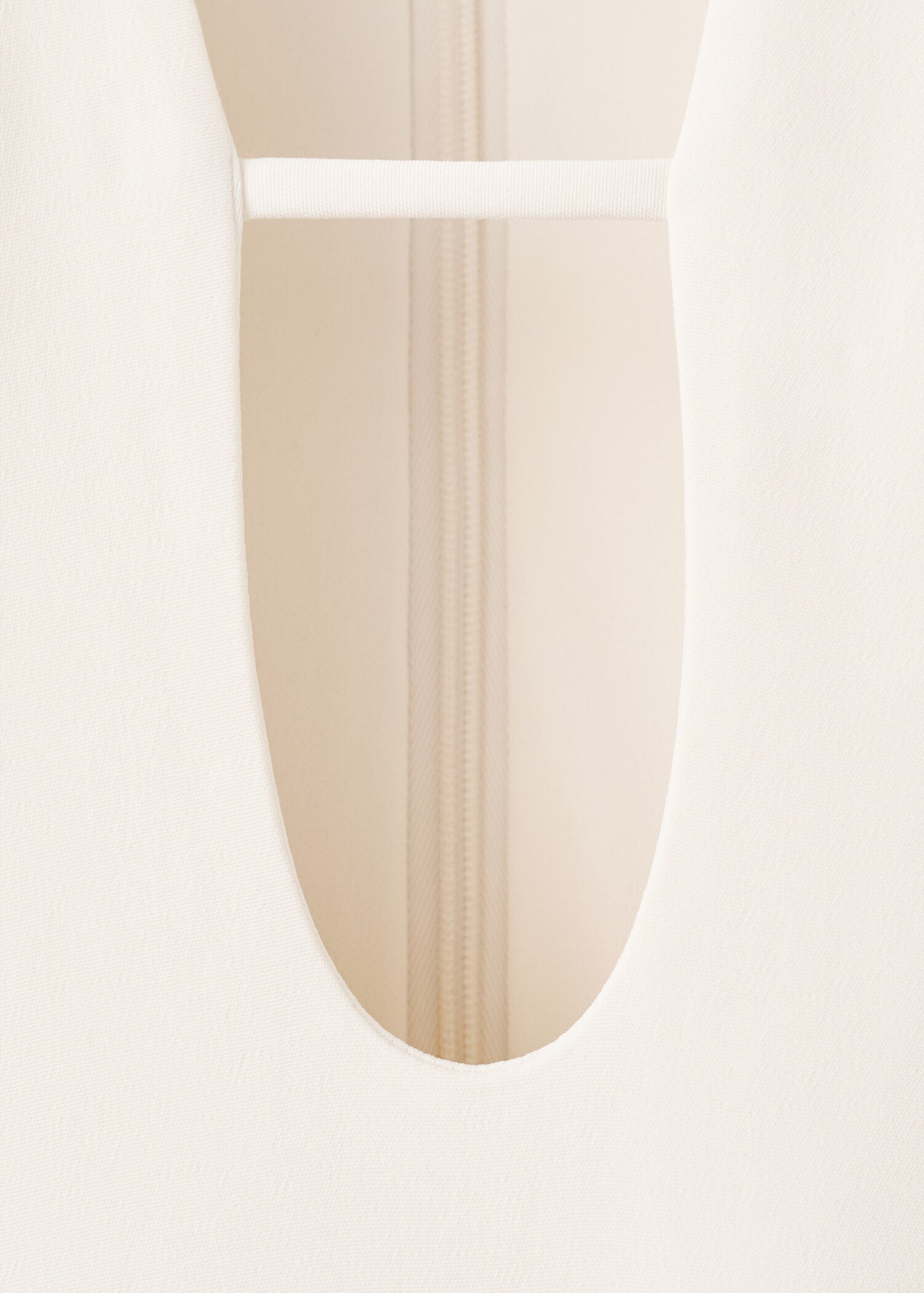 V-neckline long dress - Details of the article 8