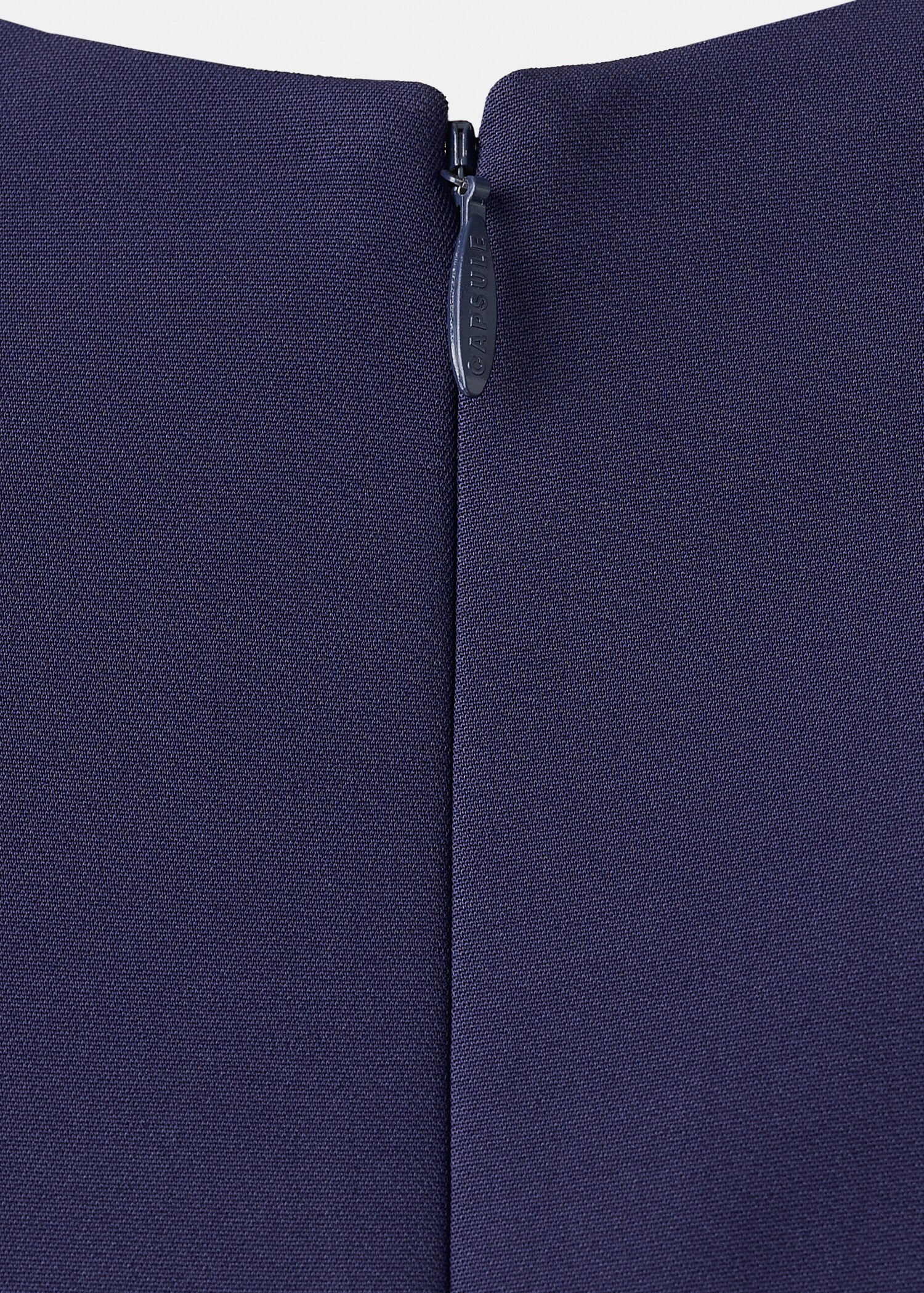 V-neckline long dress - Details of the article 8