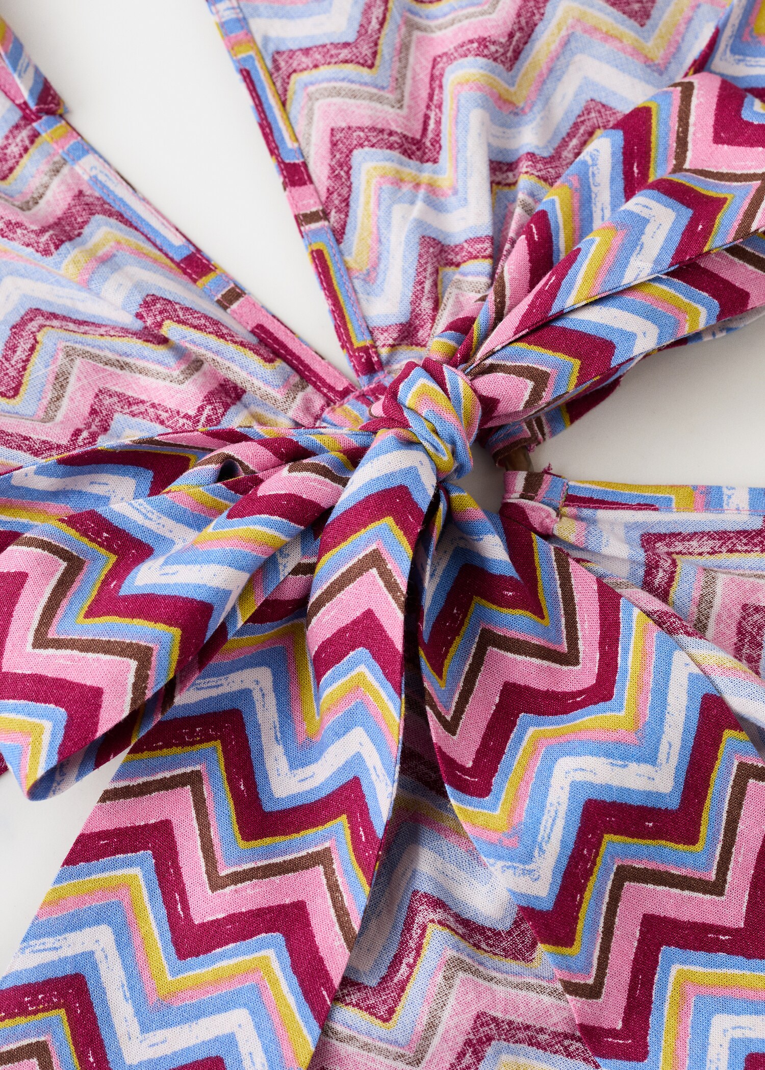 Printed dress with cut-out - Details of the article 0