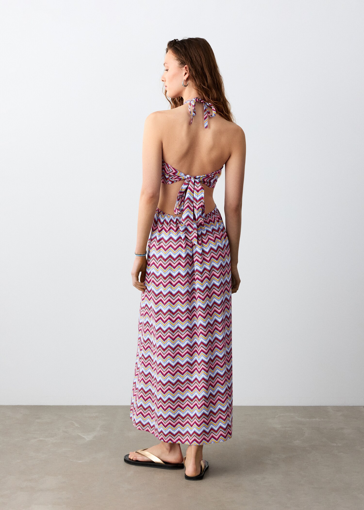 Printed dress with cut-out - Reverse of the article