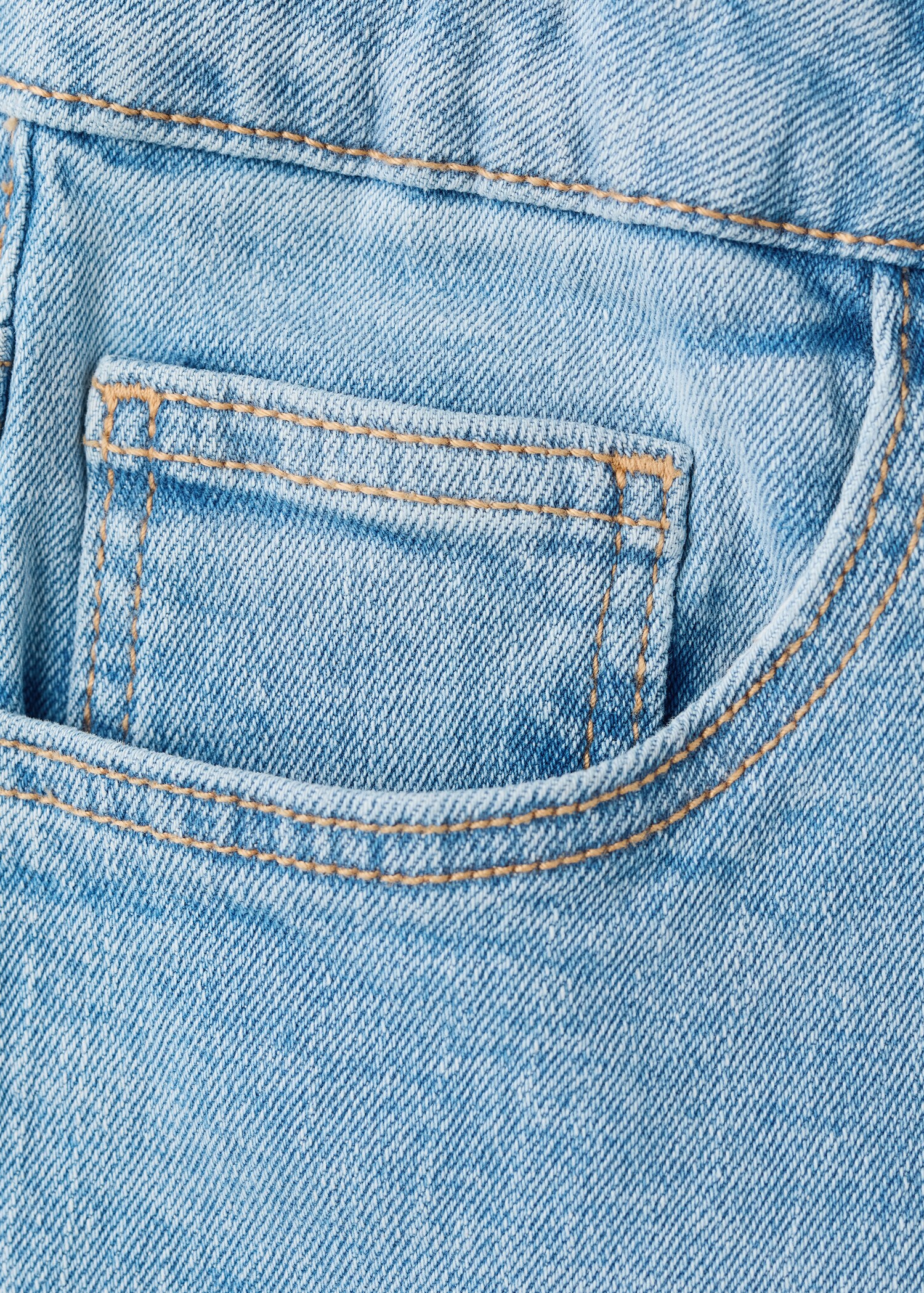 Straight-fit denim bermuda shorts - Details of the article 0