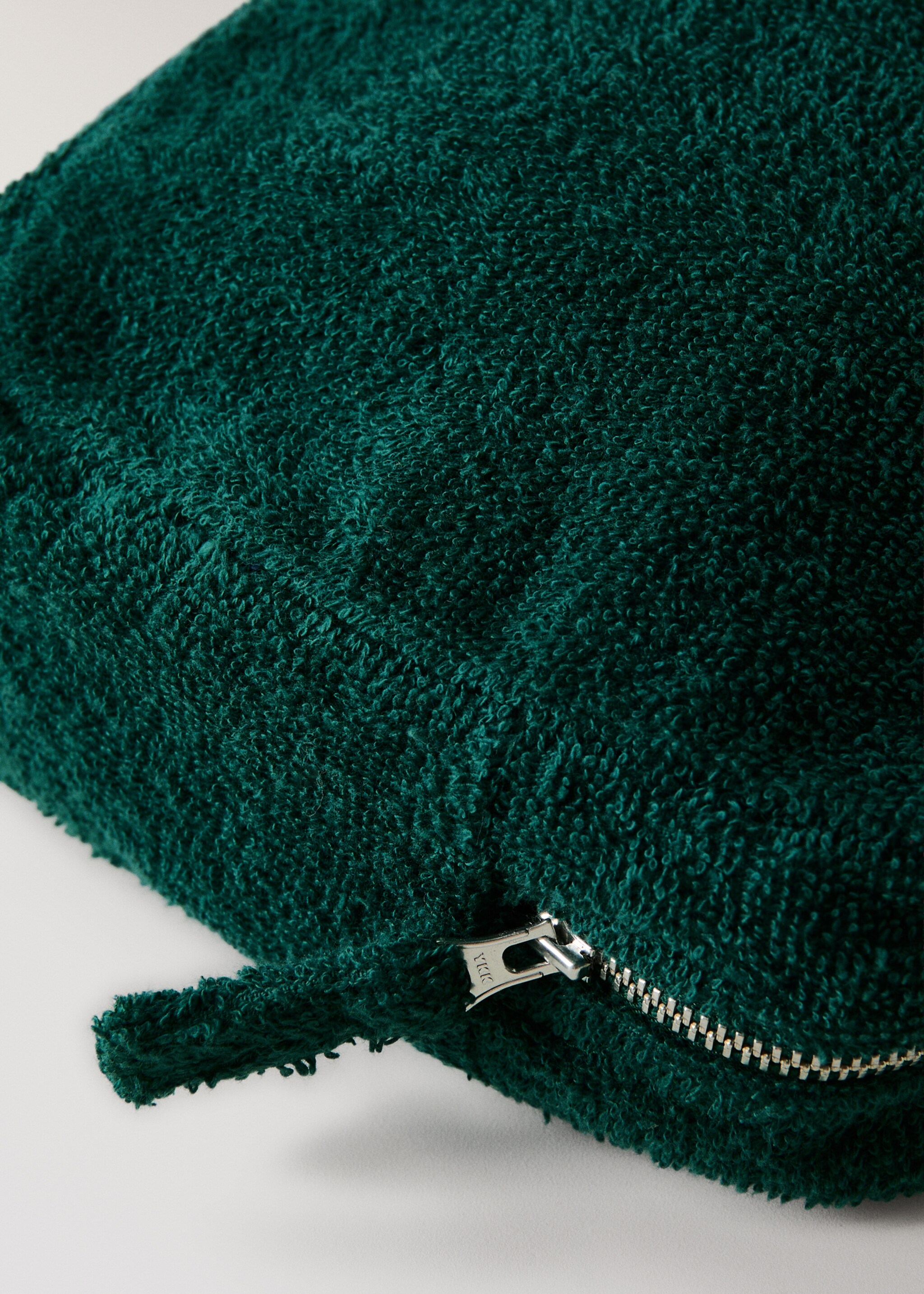 Cotton terry toiletry bag - Details of the article 2, Forest Green. Ref: 27076357-00.