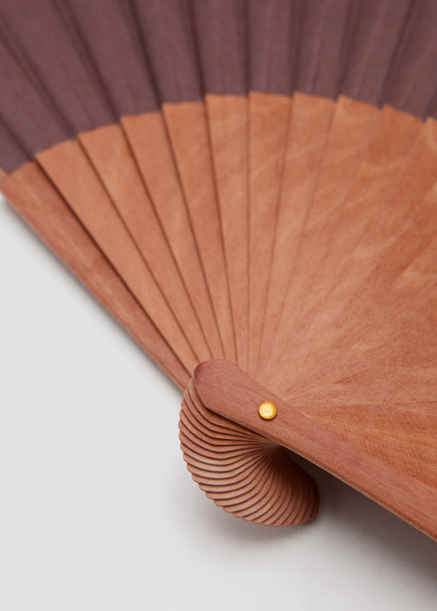 Smooth wooden fan - Medium plane