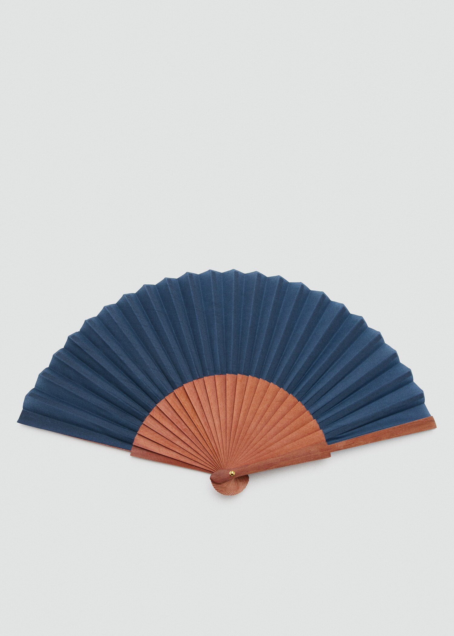 Smooth wooden fan - Article without model