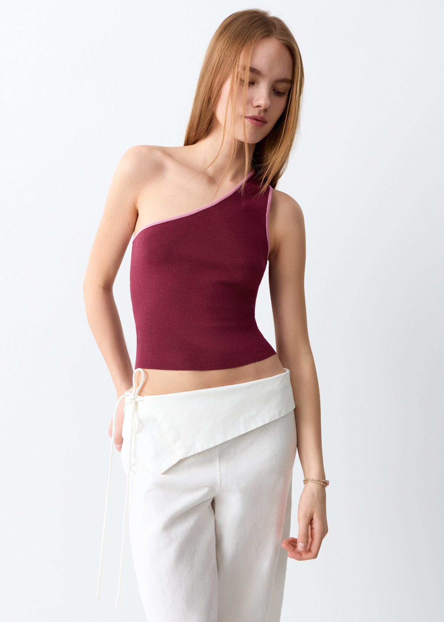 Asymmetrical top with contrasting trim - Medium plane