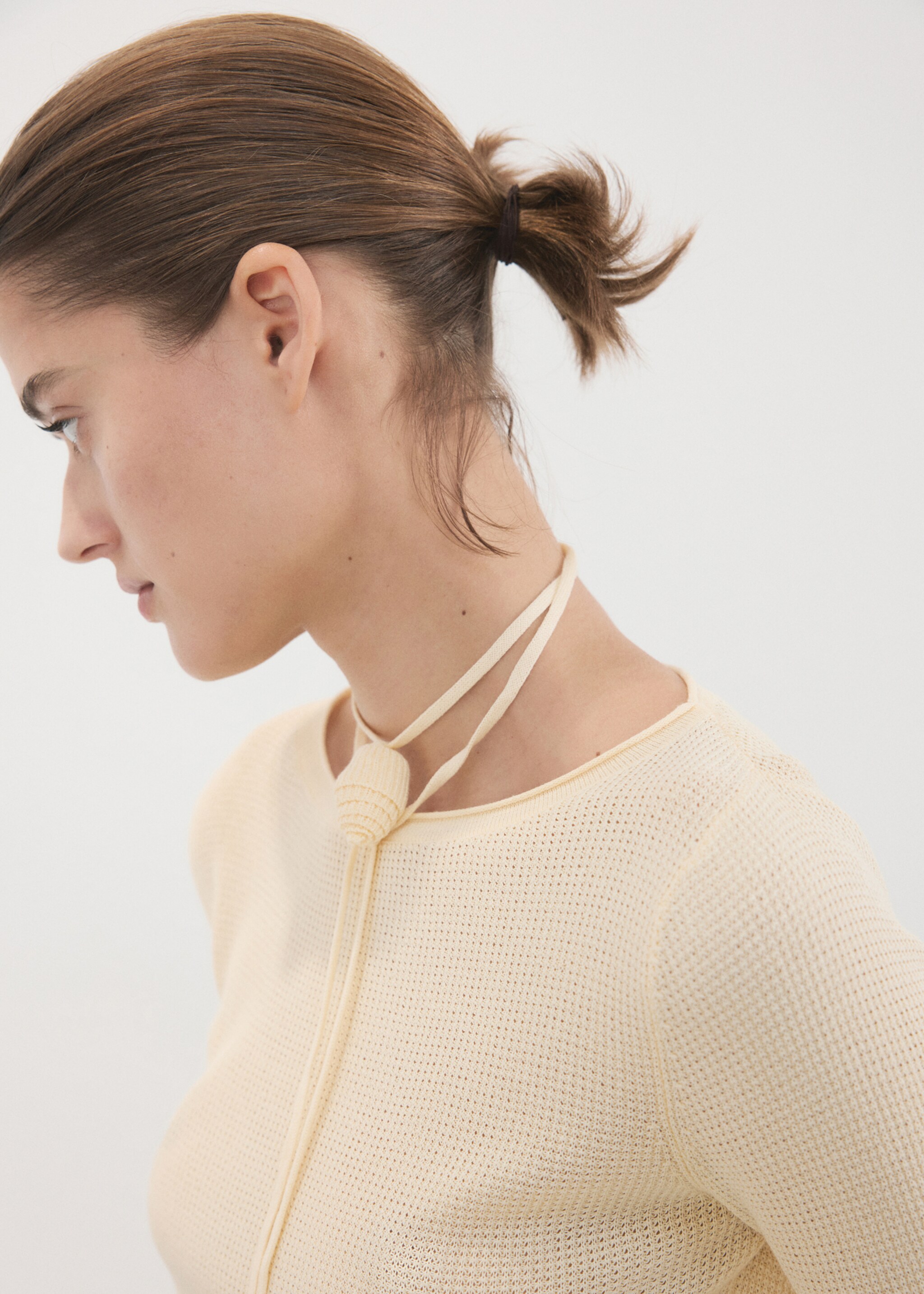 Fine-knit sweater - Details of the article 1, Pastel Yellow. Ref: 27077137-00.