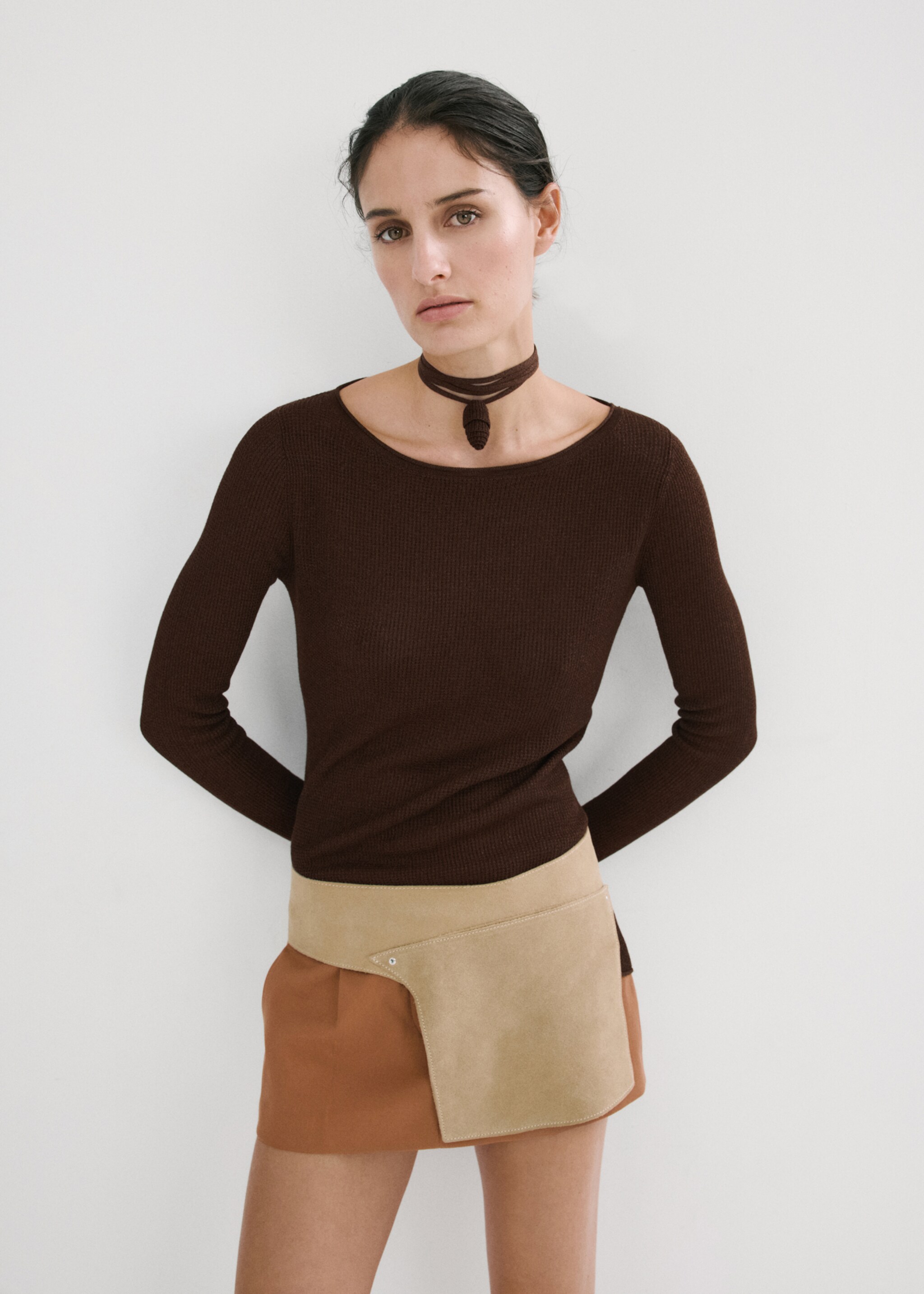 Fine-knit sweater - Details of the article 2, Chocolate. Ref: 27077137-00.