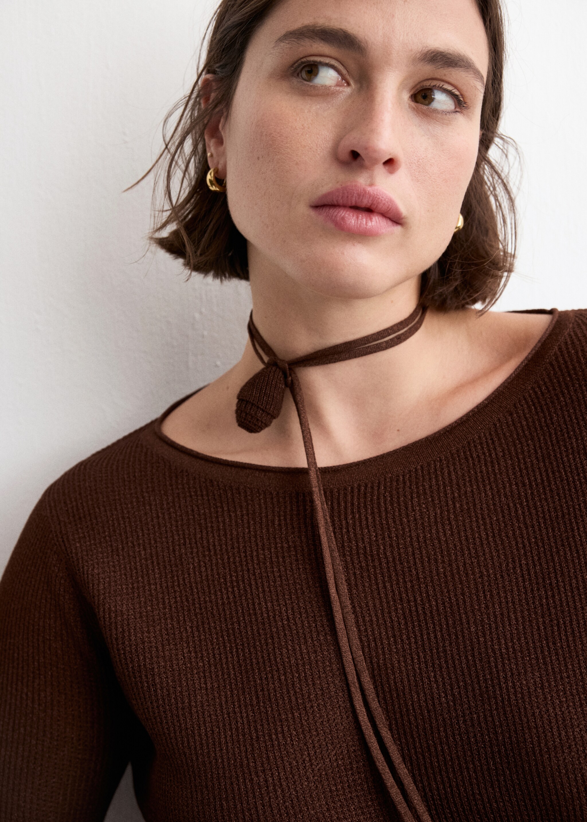 Fine-knit sweater - Details of the article 5, Chocolate. Ref: 27077137-00.