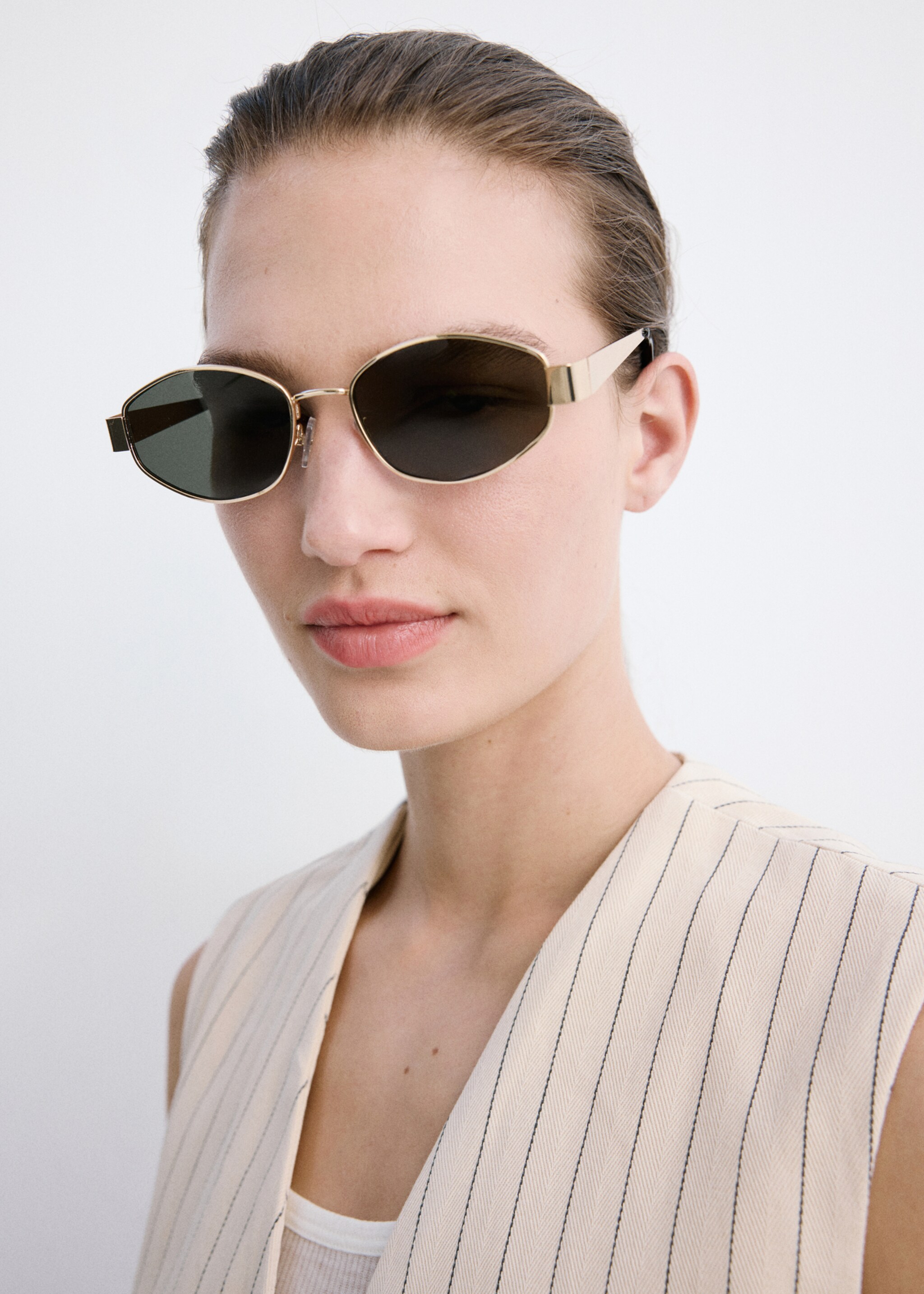 صدرية بدلة مقلمة - تفاصيل المنتج 1, الفانيلا. Ref: 27077139-00.