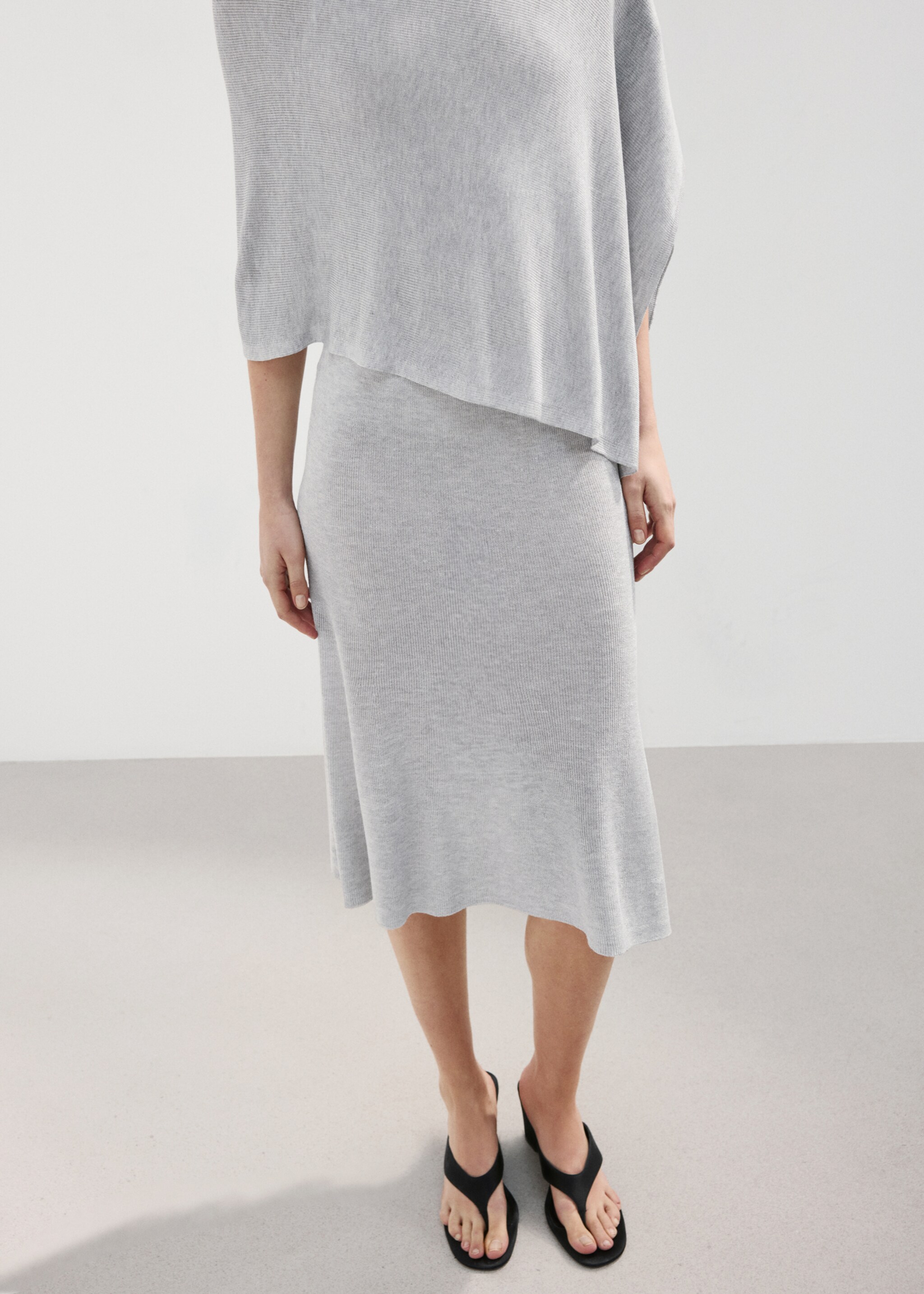 Fine knit midi skirt - Medium plane, Light Heather Grey. Ref: 27077143-00.