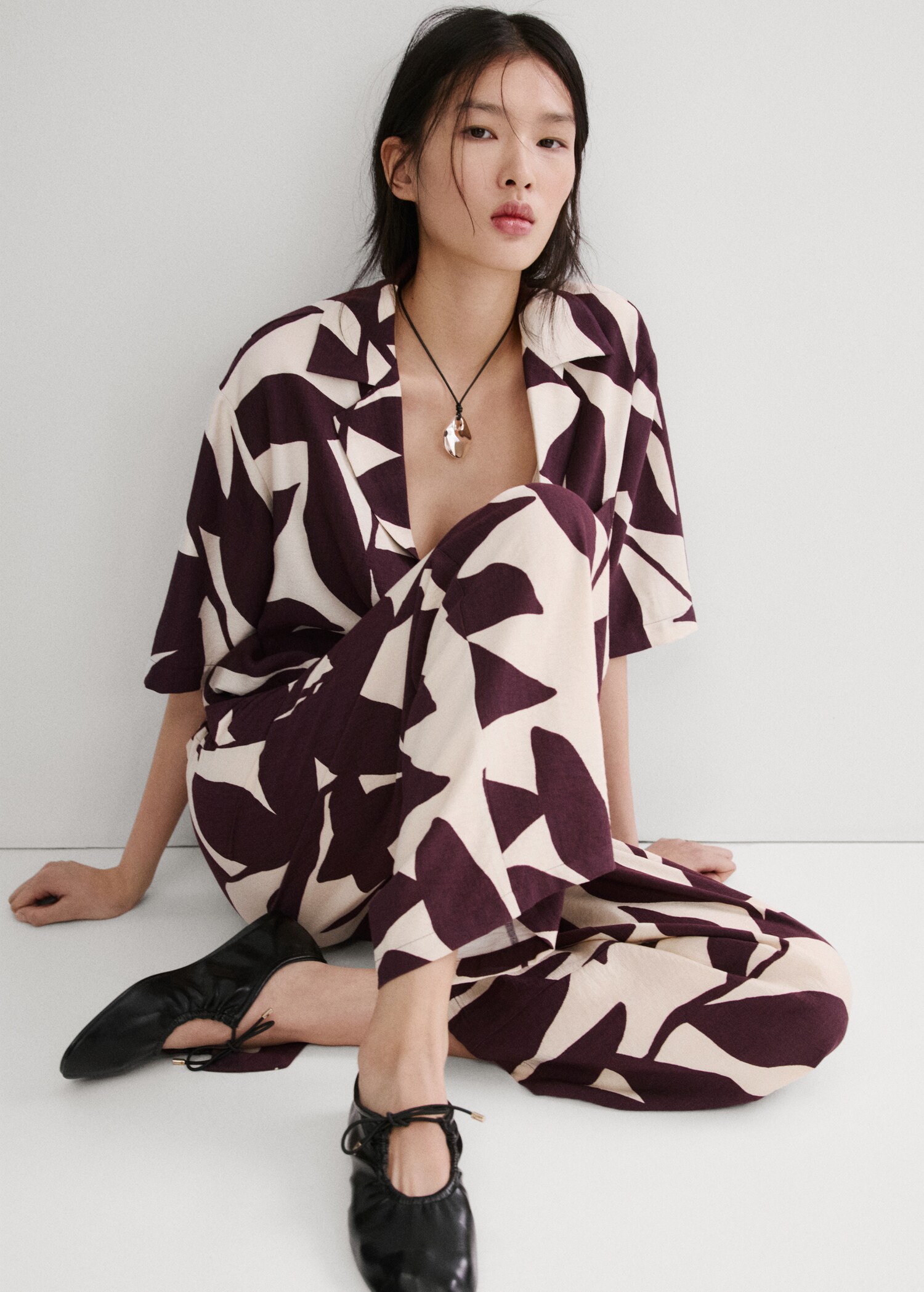 Printed straight pants - Details of the article 2