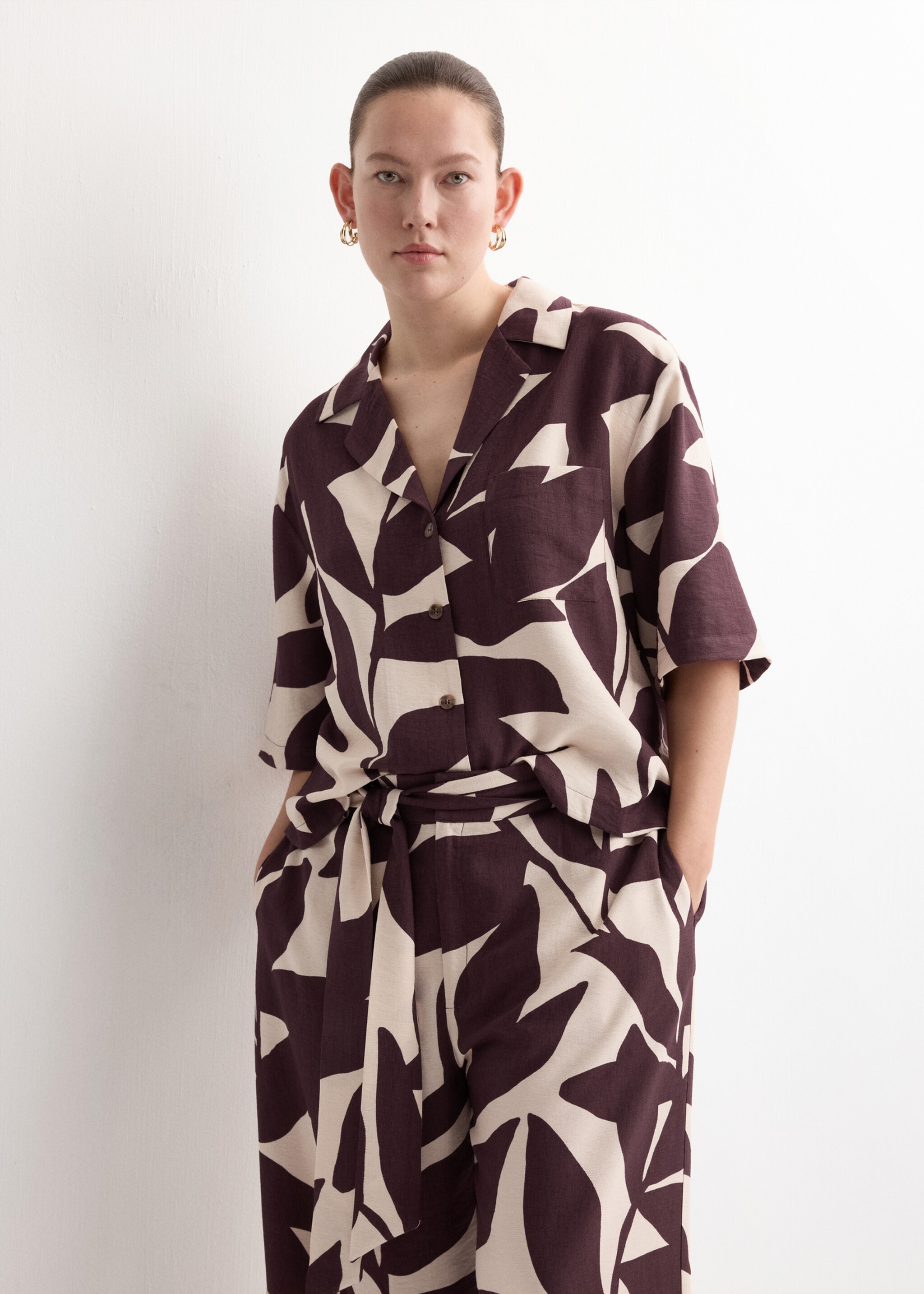 Printed straight pants - Details of the article 5, Ecru. Ref: 27077144-00.