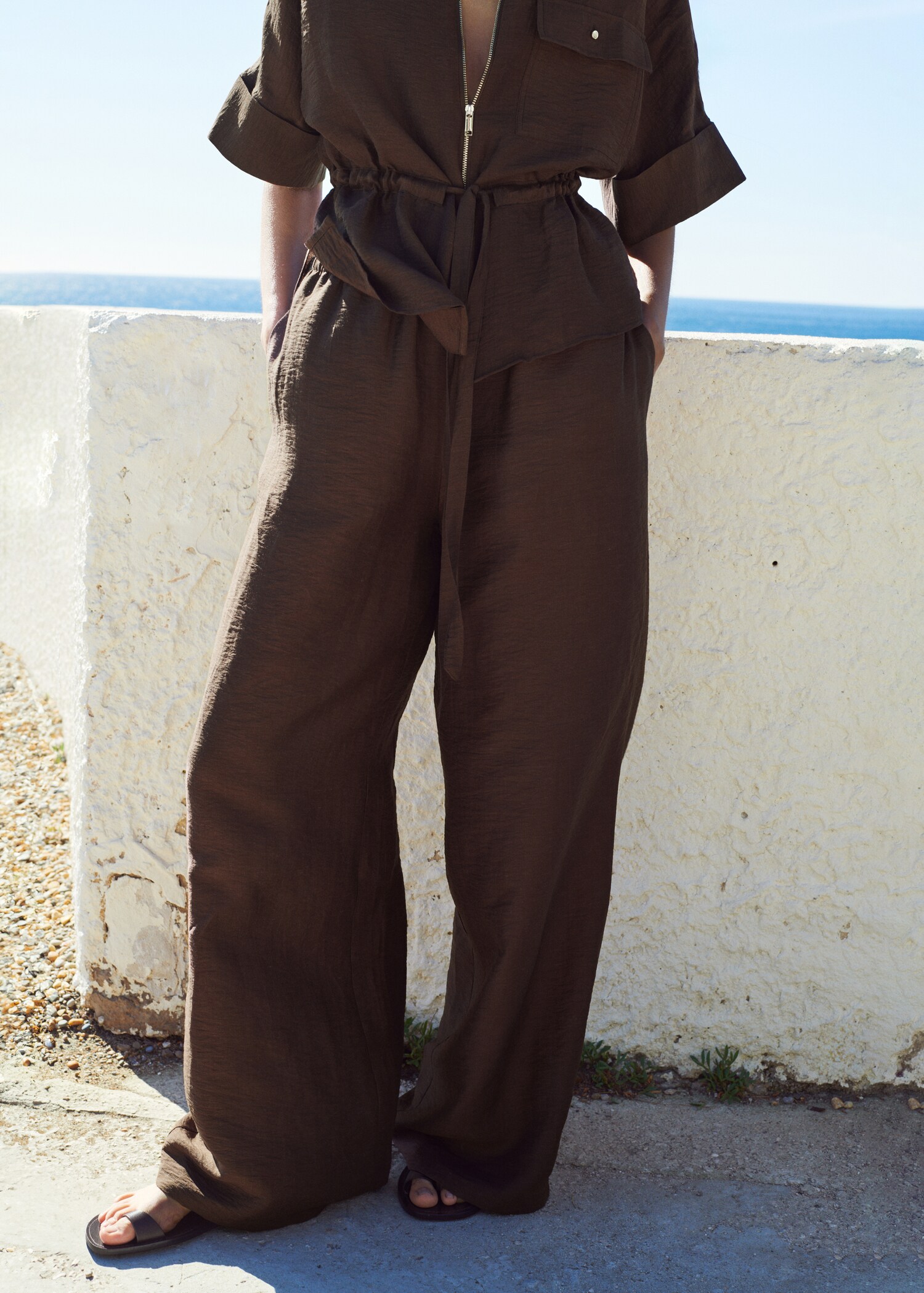 Linen blouse with belt - Details of the article 1
