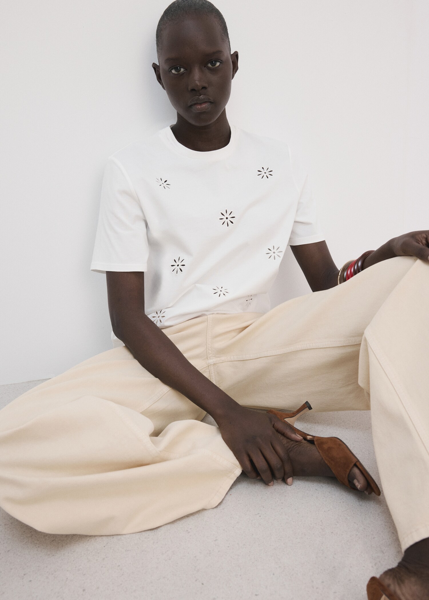 Embroidered cutwork cotton T-shirt - Medium plane