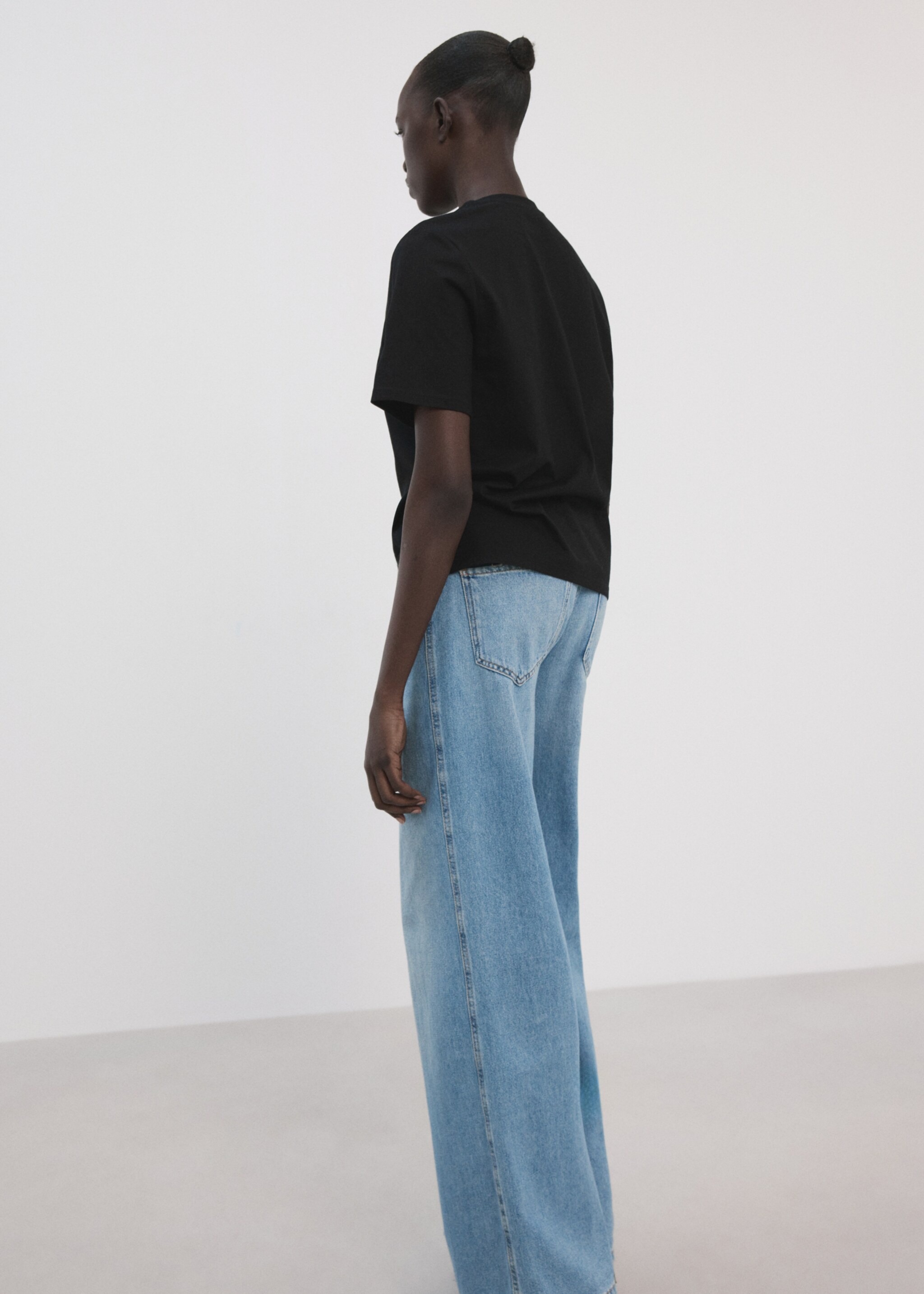 Embroidered cutwork cotton T-shirt - Reverse of the article, Black. Ref: 27077152-00.