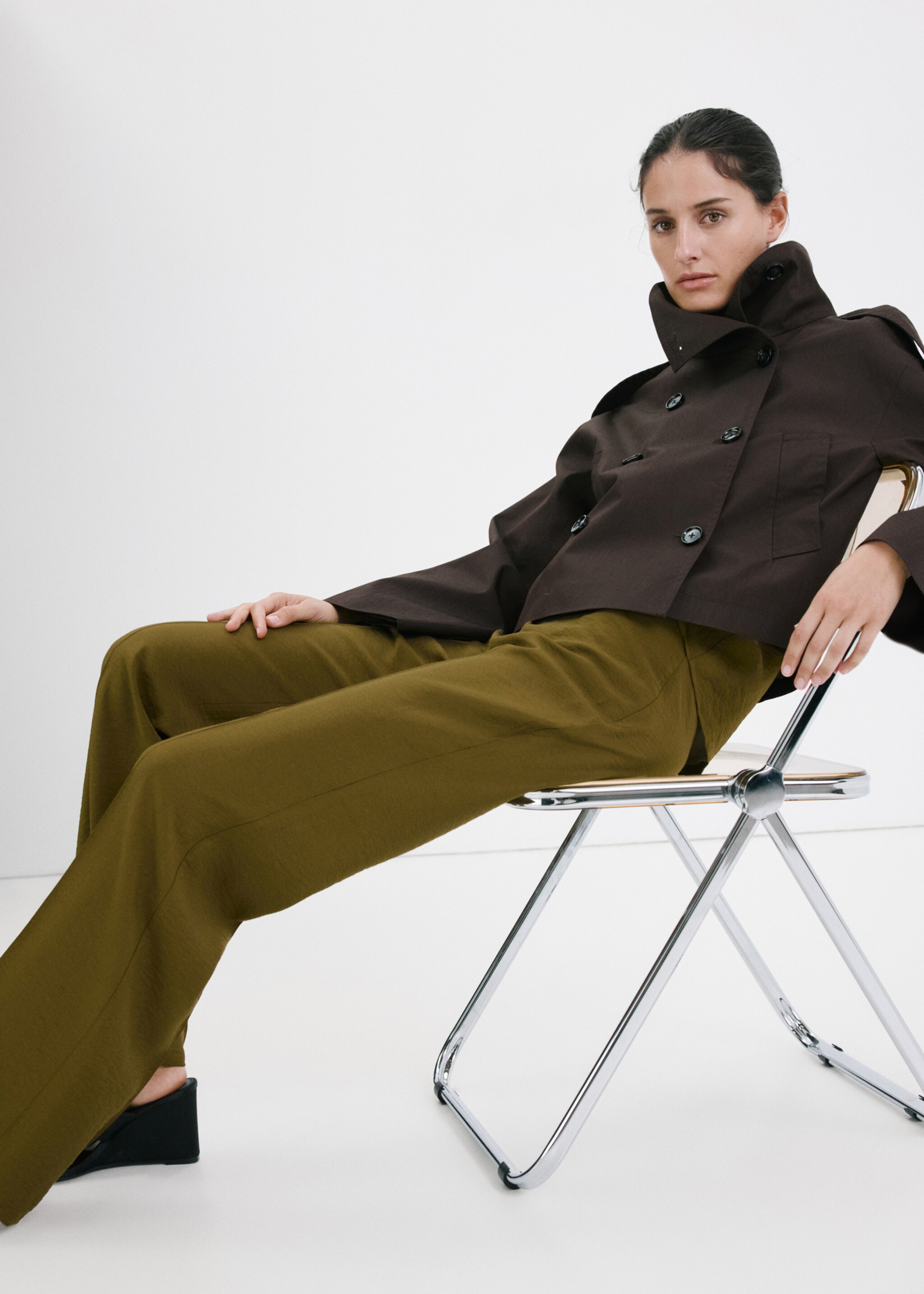 Straight mid-rise trousers - Details of the article 1, Green. Ref: 27077153-00.