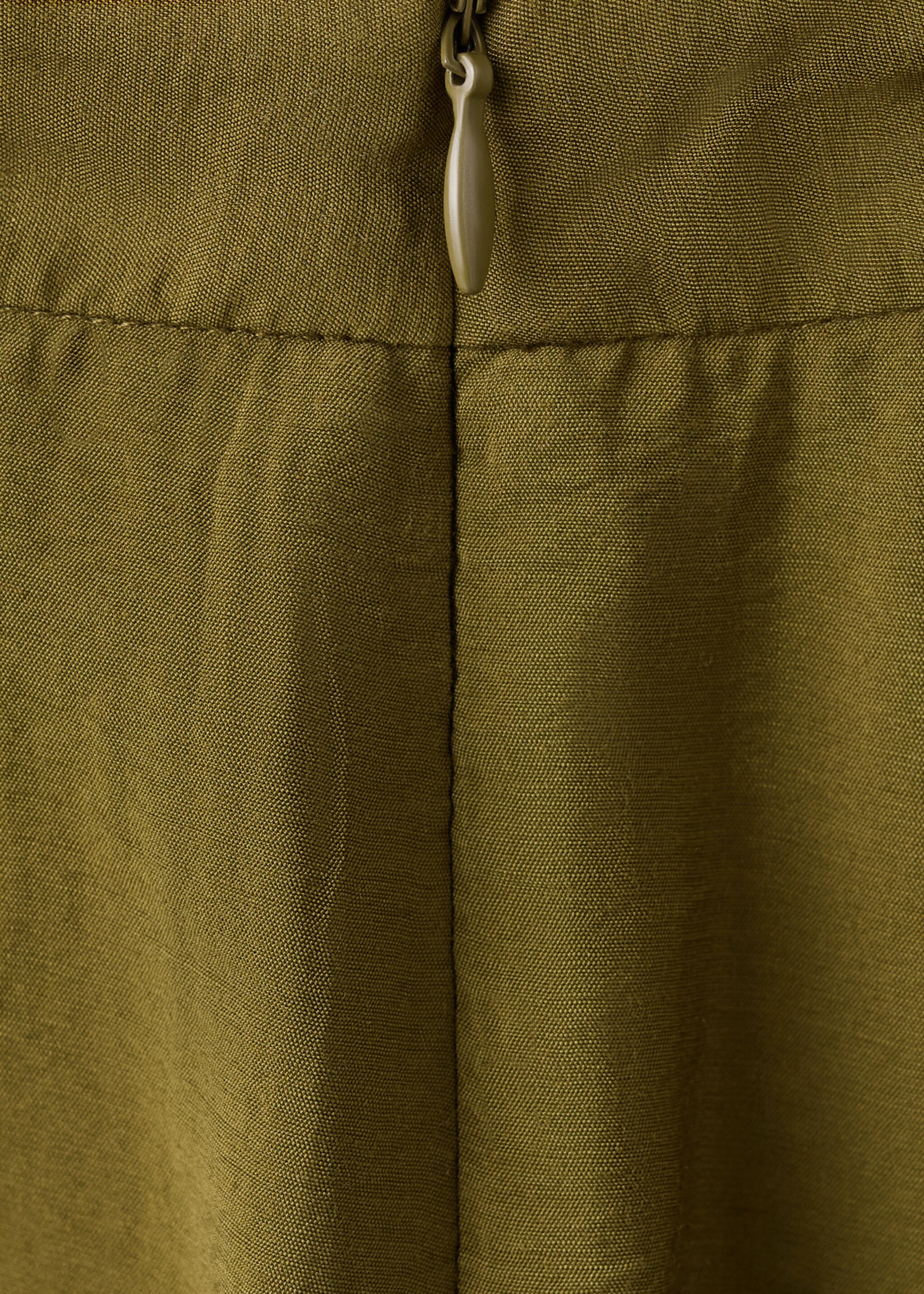 Straight mid-rise trousers - Details of the article 8, Green. Ref: 27077153-00.