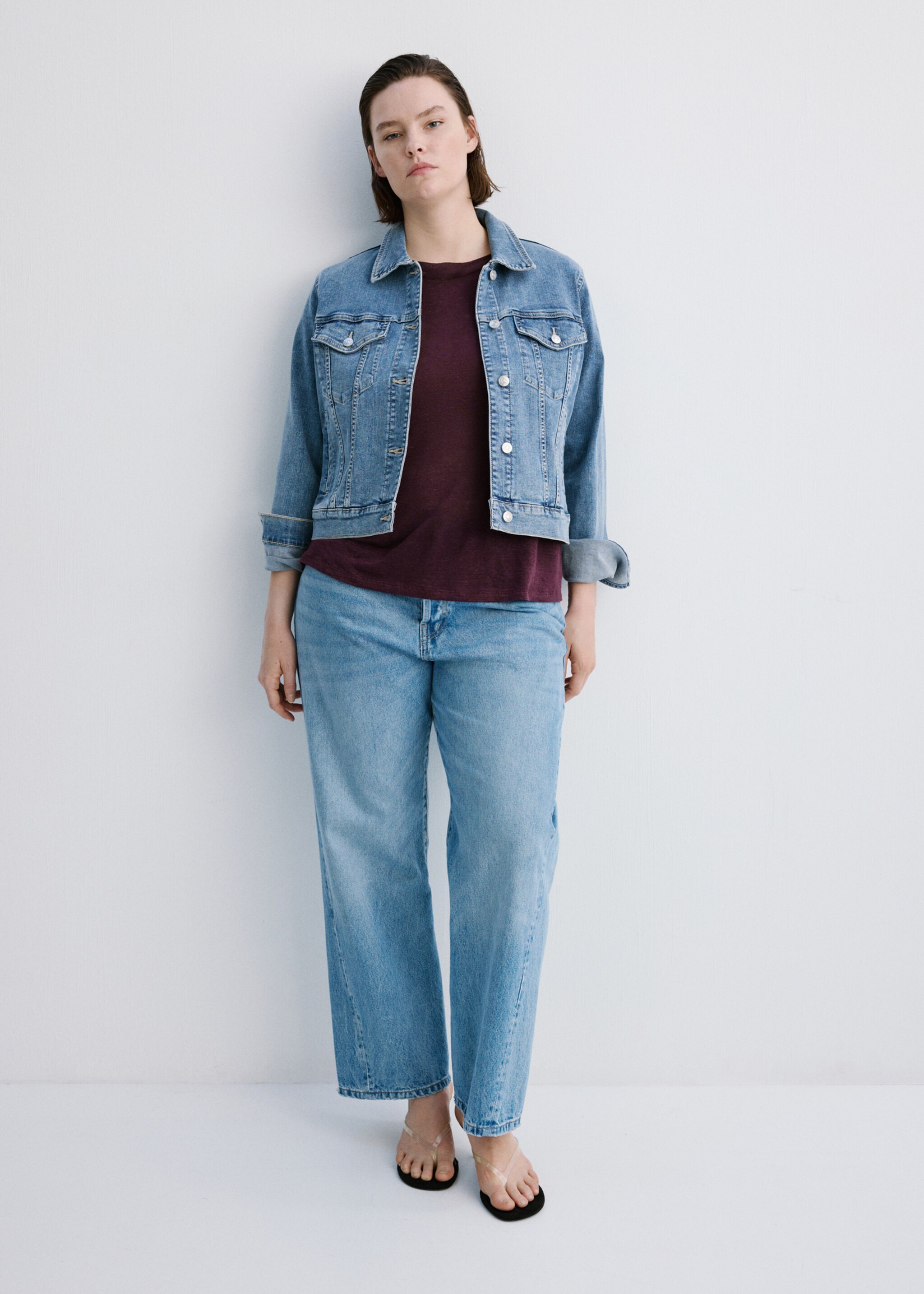 Short-sleeved linen t-shirt - Details of the article 3, Wine. Ref: 27077154-00.