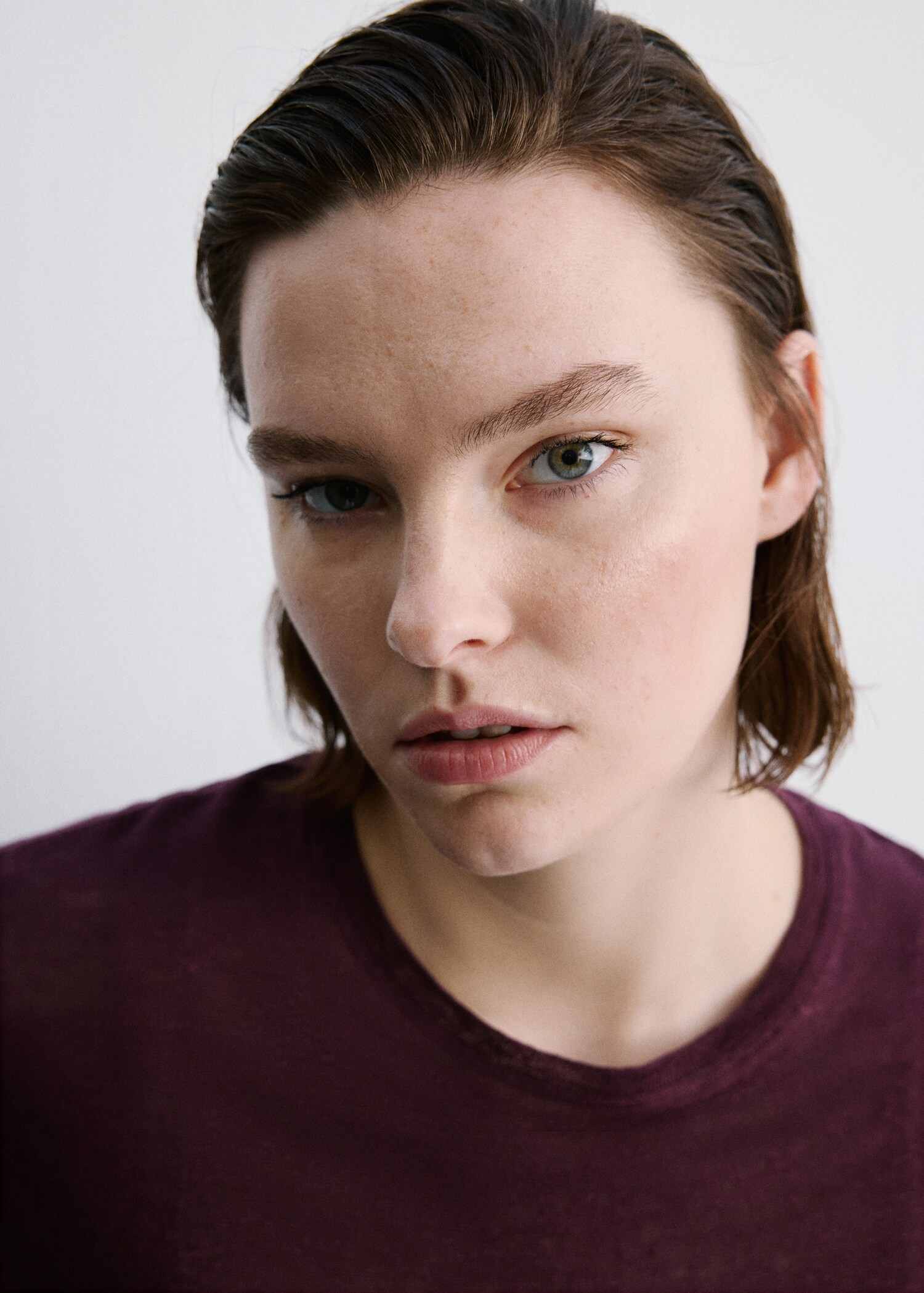 Short-sleeved linen t-shirt - Details of the article 4