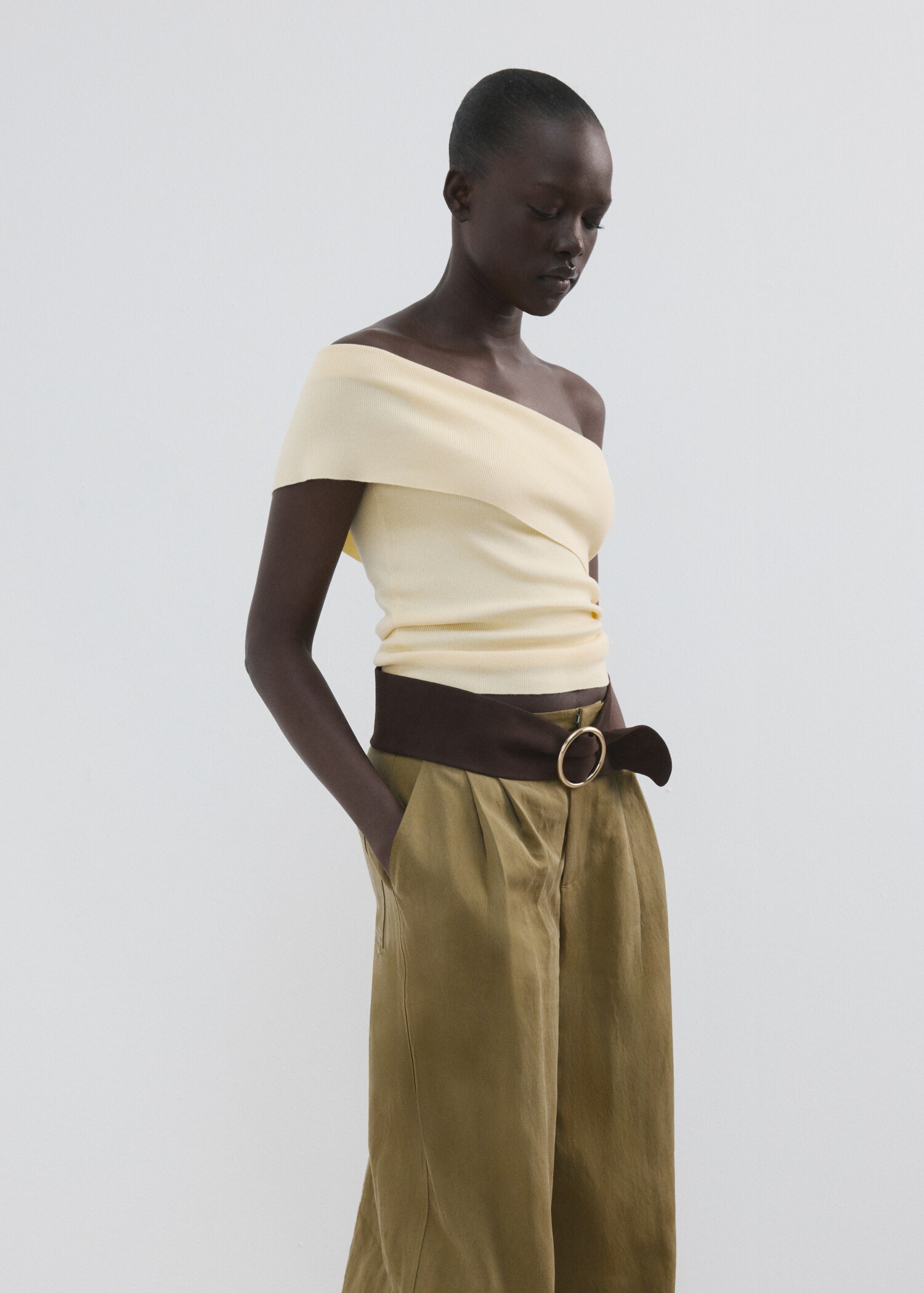 Off-shoulder top - Medium plane