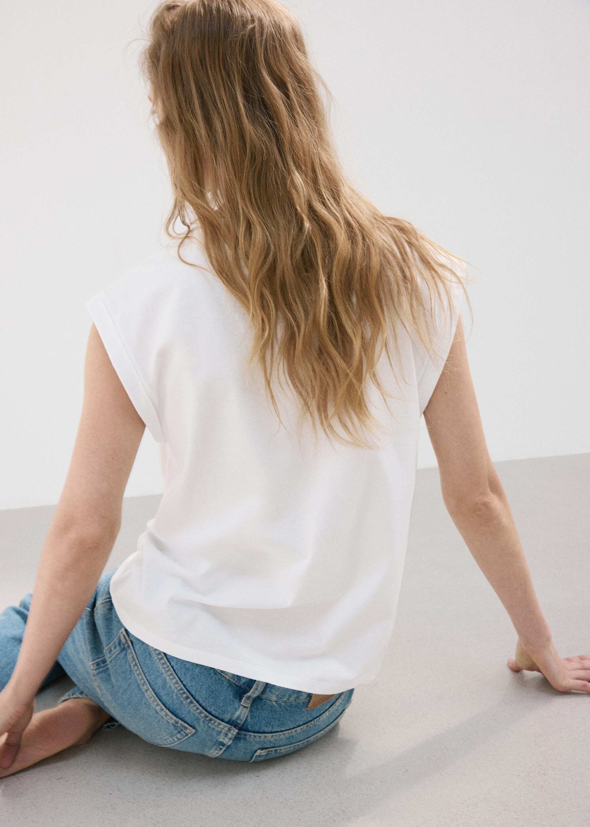 Short-sleeved t-shirt with shoulder pads - Reverse of the article, White. Ref: 27077159-00.