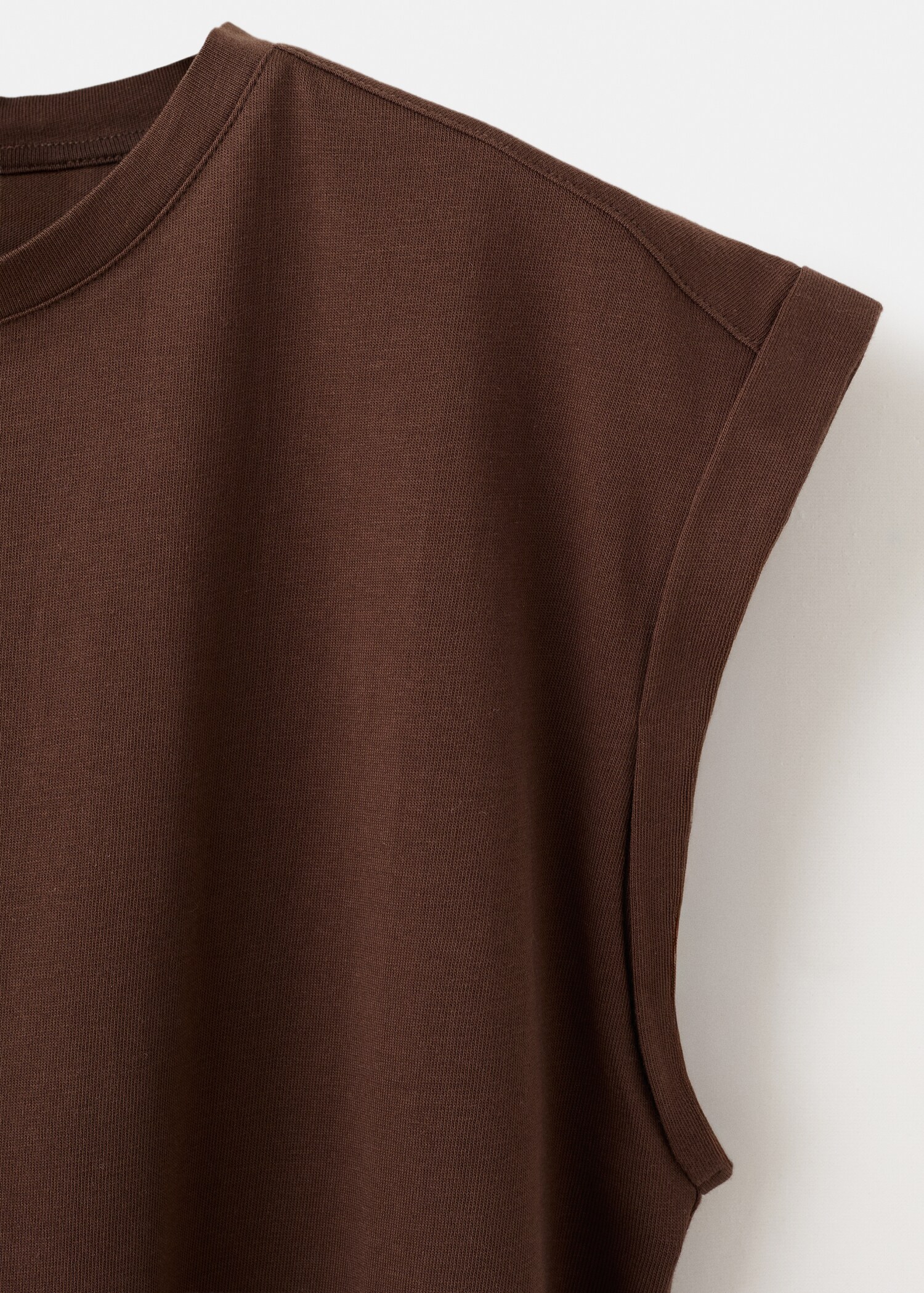 Short-sleeved t-shirt with shoulder pads - Details of the article 8