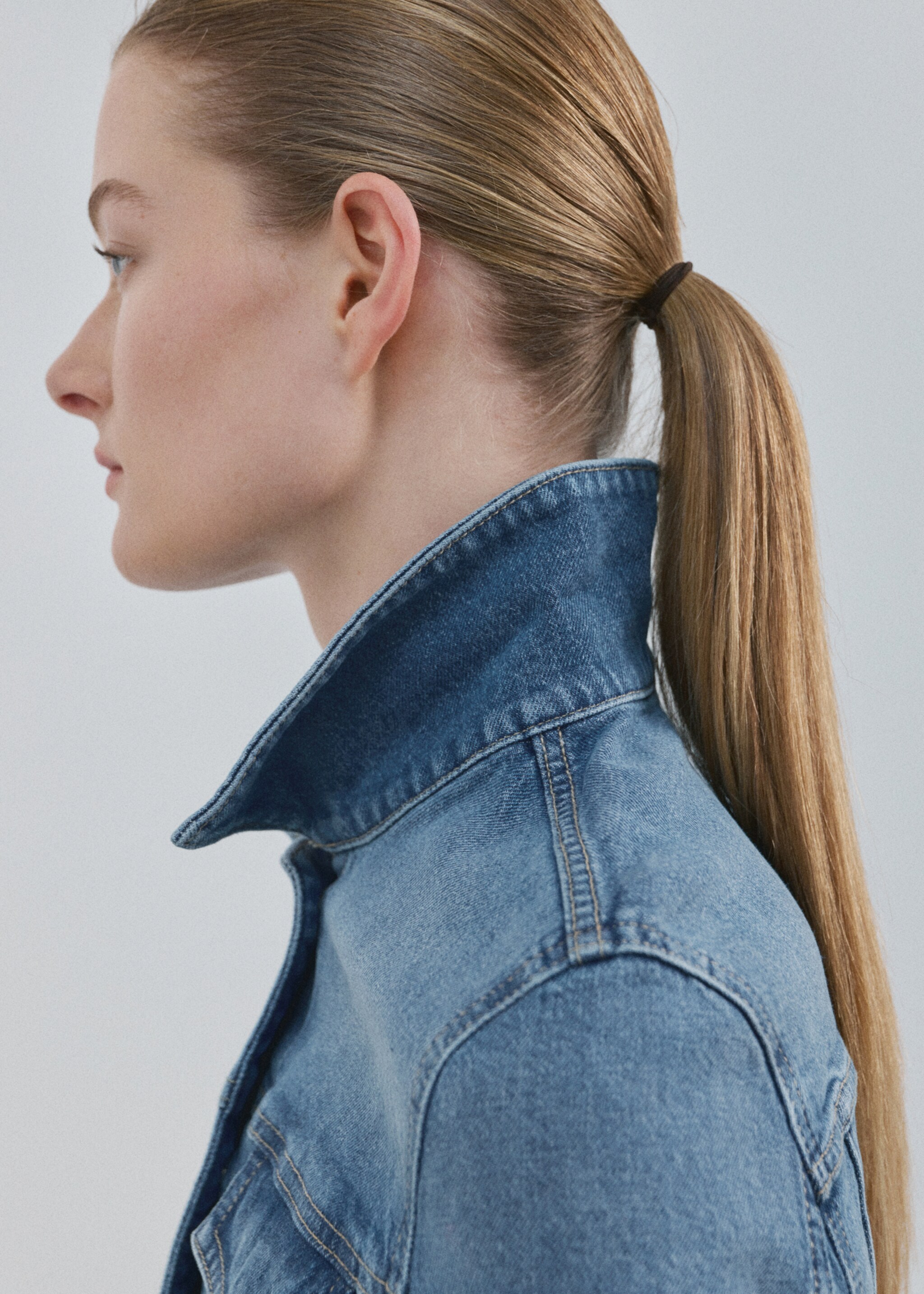 Pockets denim jacket - Details of the article 1, Medium Blue. Ref: 27077160-00.